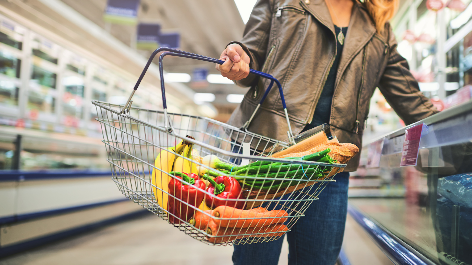 Les supermarchés Leclerc vont proposer des paniers repas à moins de 2€ pour les étudiants istock-926538874