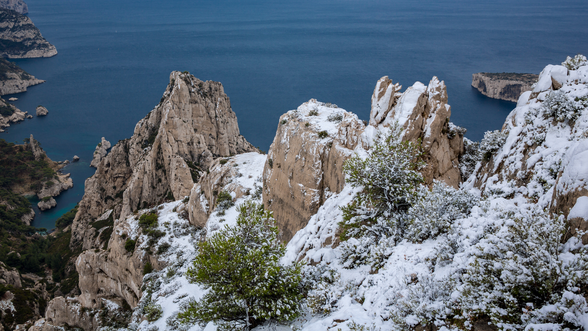 Vidéo : L'année 2021 commence sous la neige dans les Bouches-du-Rhône marseille-neige-