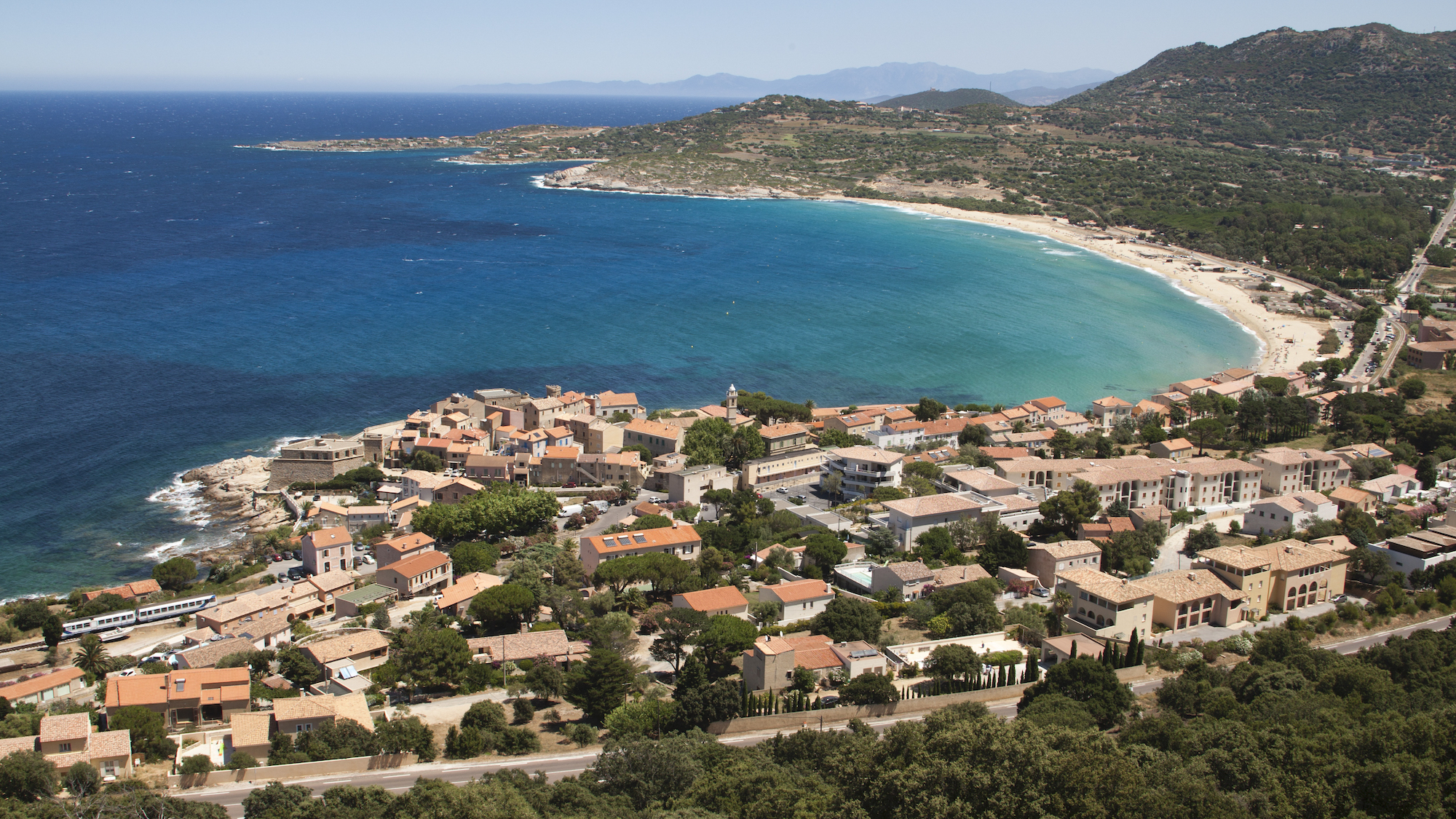 paoli-island-soirees-plage-corse-ile-rousse-nto-my