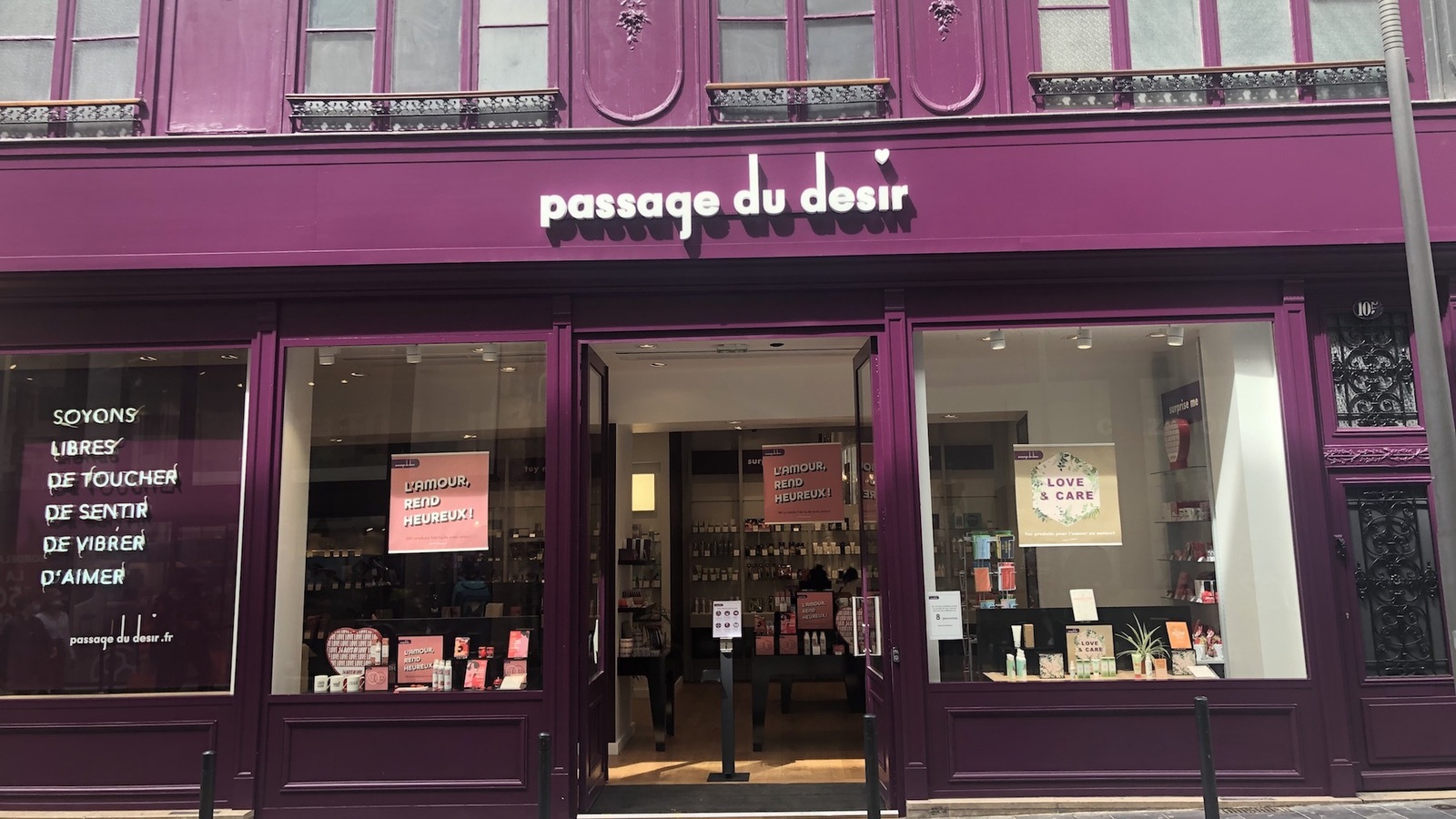 Passage du Désir: naughty and romantic gift shop on Sainte-Catherine Street  | Le Bonbon