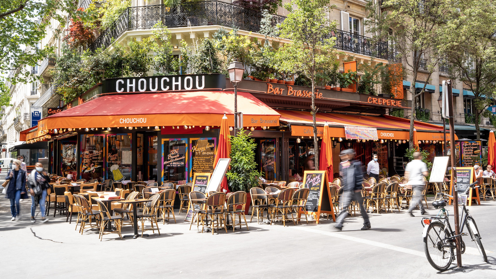 chouchou-une-terrasse-g-ante-au-coin-du-1er-food-drink-paris