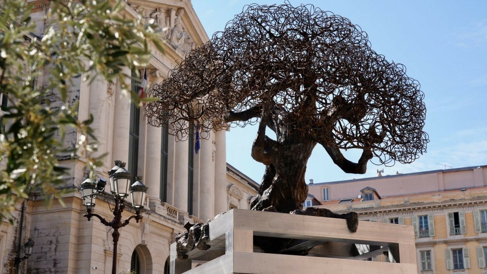 Découvrez L'Oulivié, la nouvelle sculpture qui remplace la fontaine de