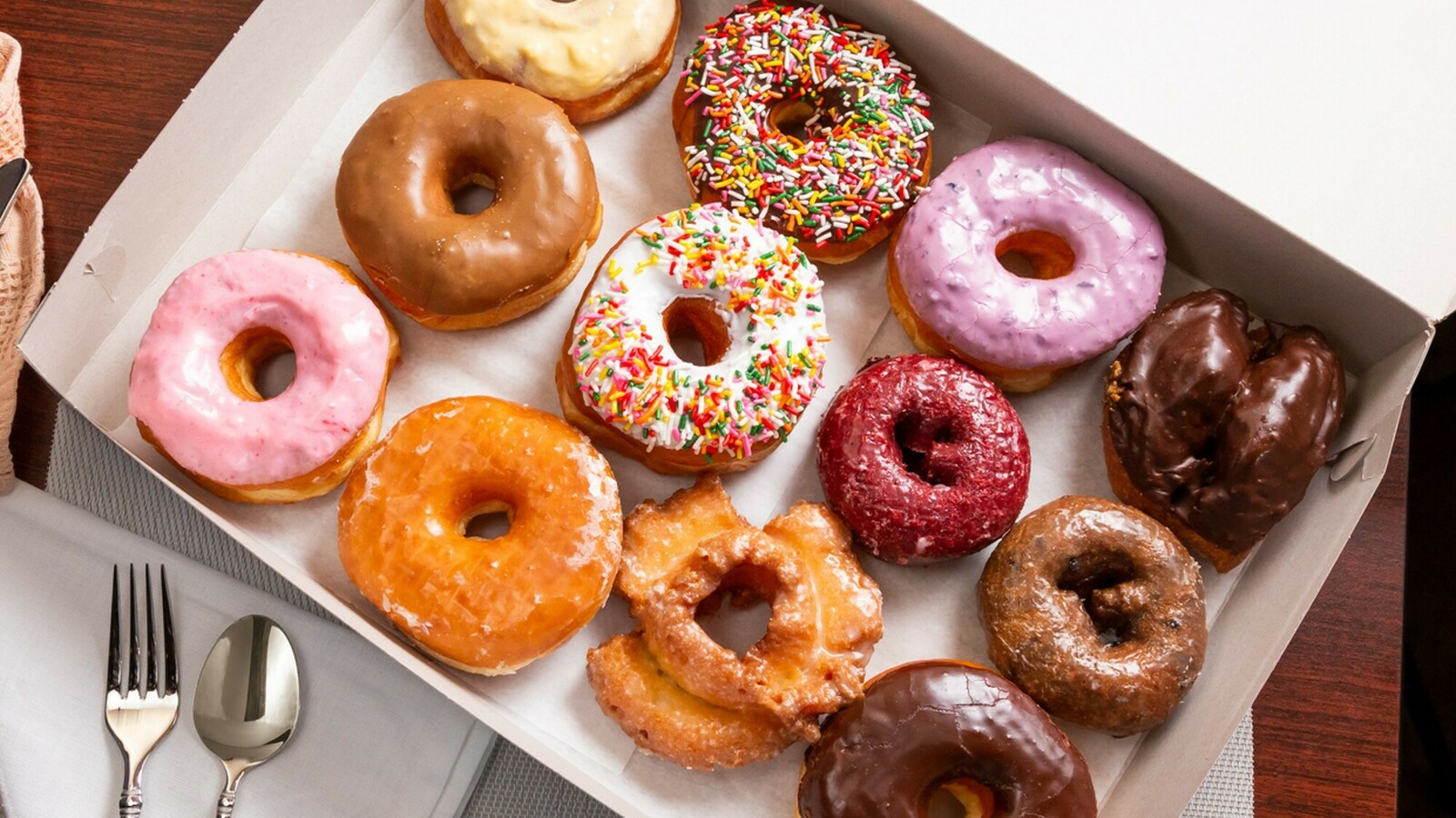 Les donuts colorés de Hill's Donuts sont de retour dans le centre ville