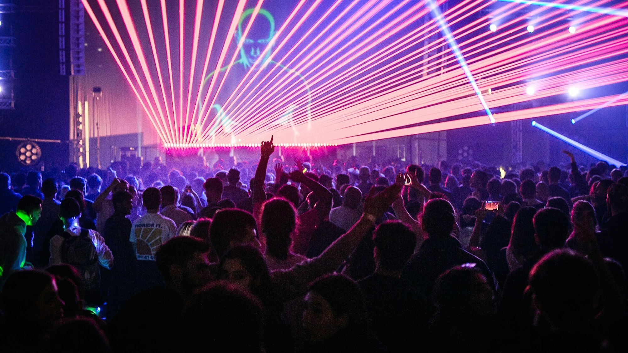 bnk-retour-warehouse-music-event-paris-techno
