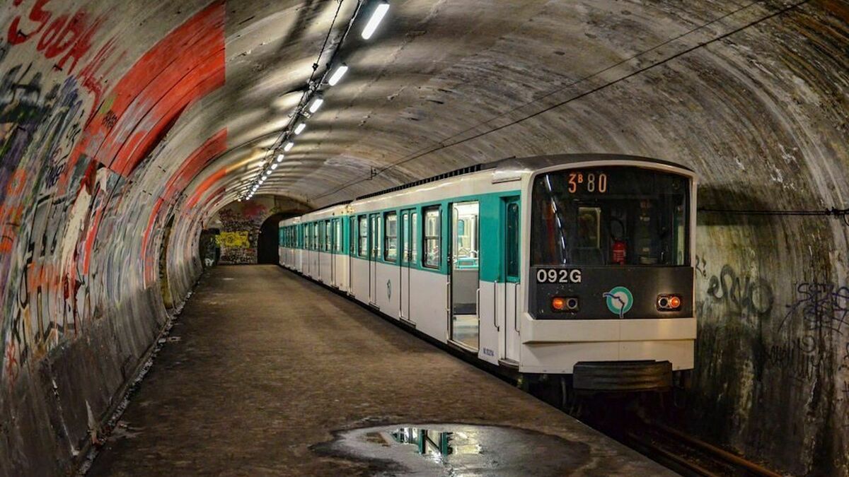 Ван пей метро. Metro Paris Station Haxo. Хуллкар депо Париж метро. Station fantome Metro Paris. Модель станции метро.