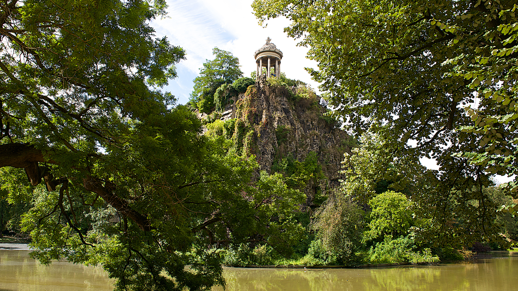 Le parc des Buttes-Chaumont est au bord de l’effondrement istock-1074143216