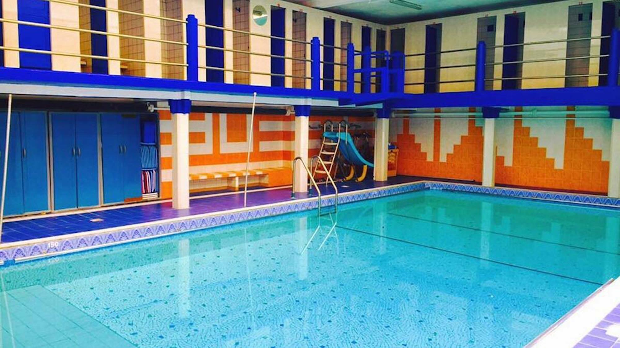 La piscine Oberkampf sera-t-elle sauvée de la destruction ? oberfockin-kampf