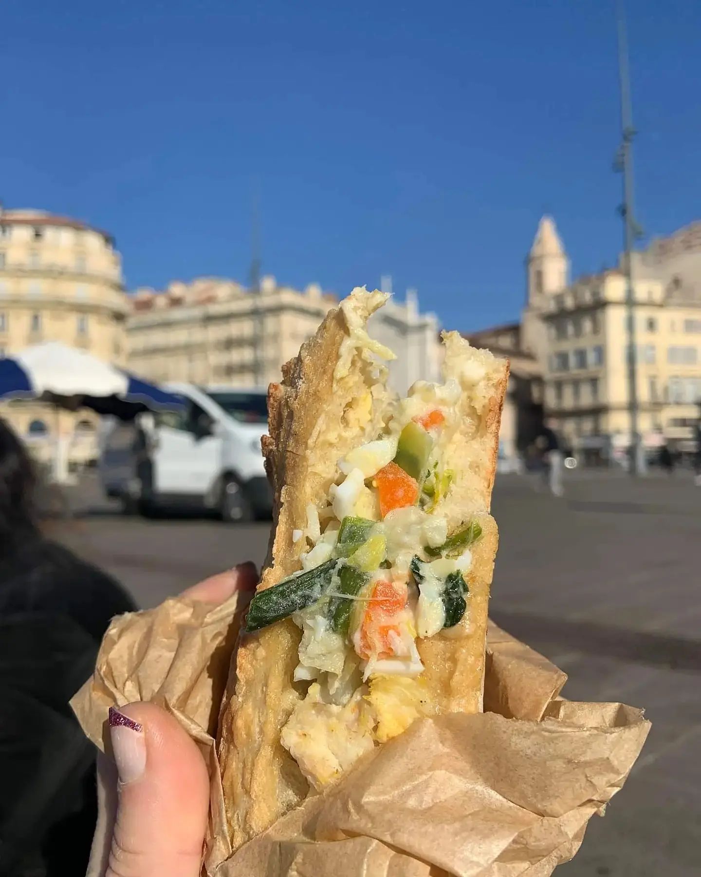 Sandwich à l'aïoli de chez Pain à l'ail à Marseille 