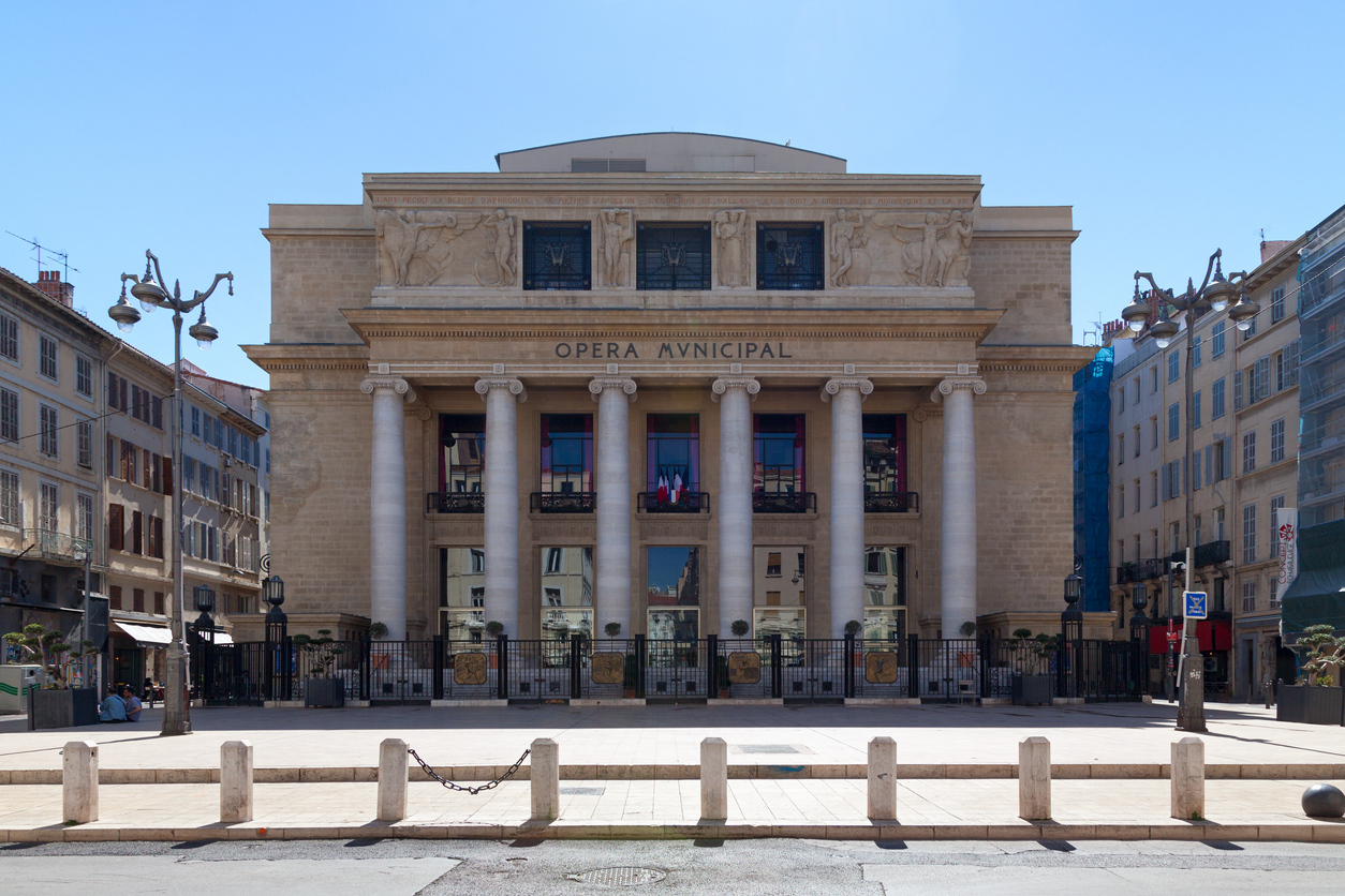Parvis de l'Opéra Municipal de Marseille