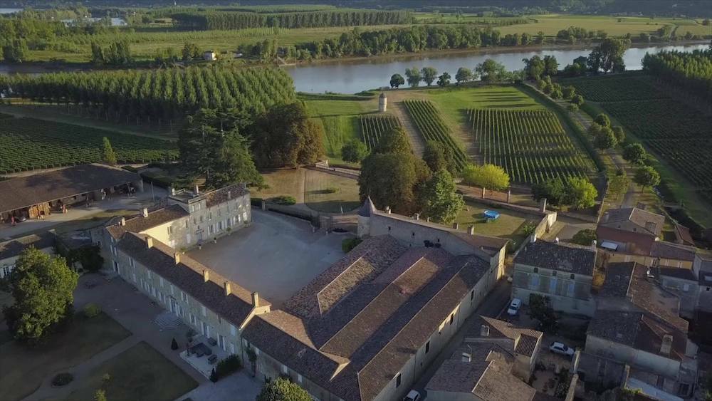 cha-teau-portets-ext