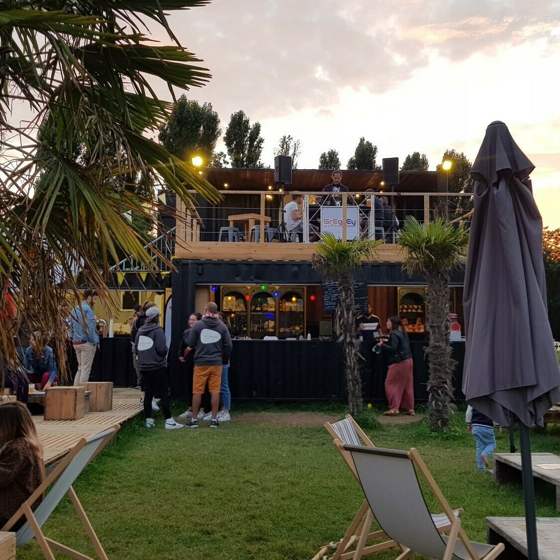 guinguette-de-la-plage