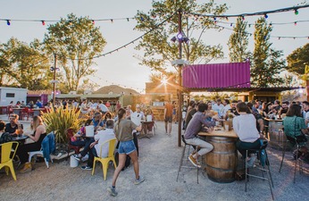 La guinguette du Canaille Club le spot de l t des amoureux de