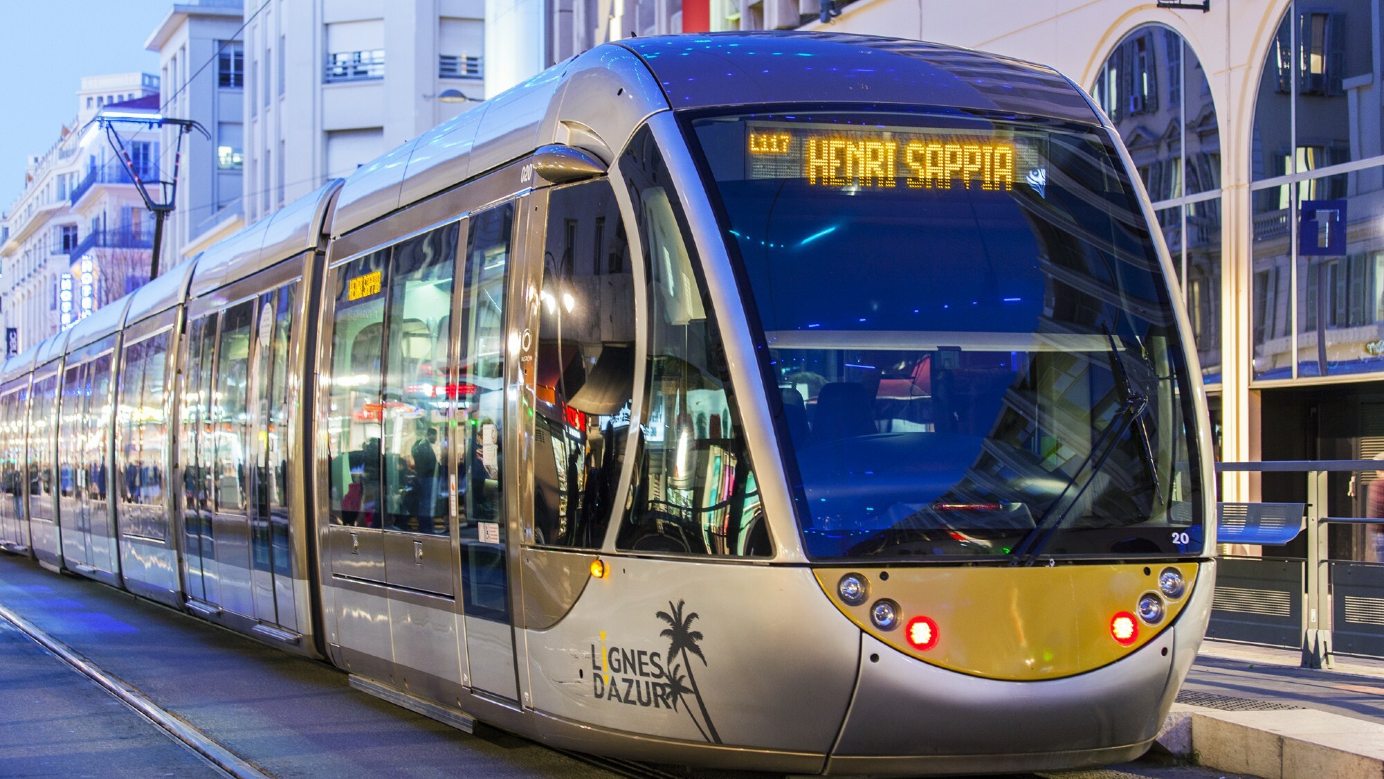 18 personnes à bannir du tramway dans les plus brefs délais tramway-nice