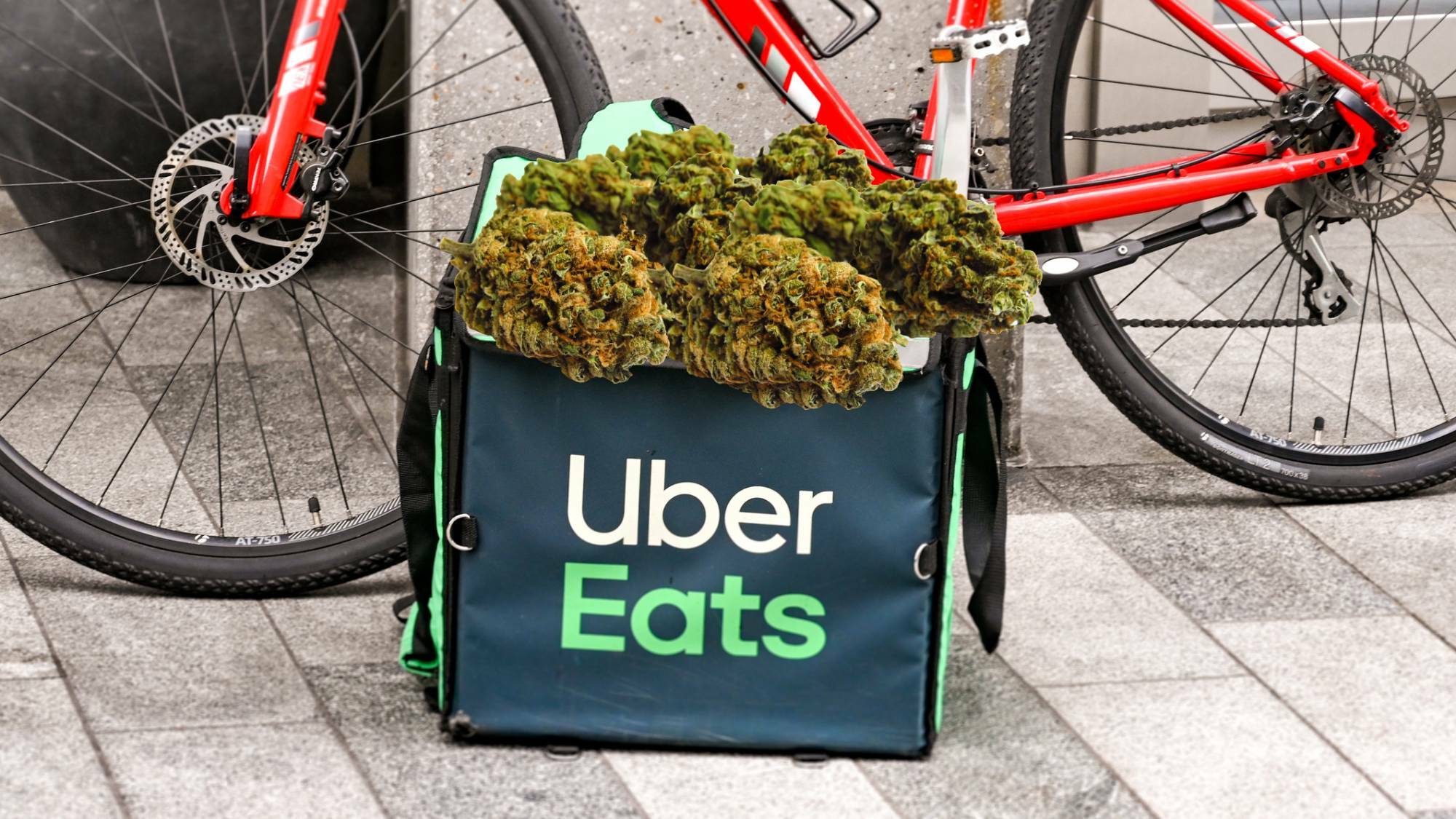 Uber lance la livraison de cannabis à domicile via Uber Eats