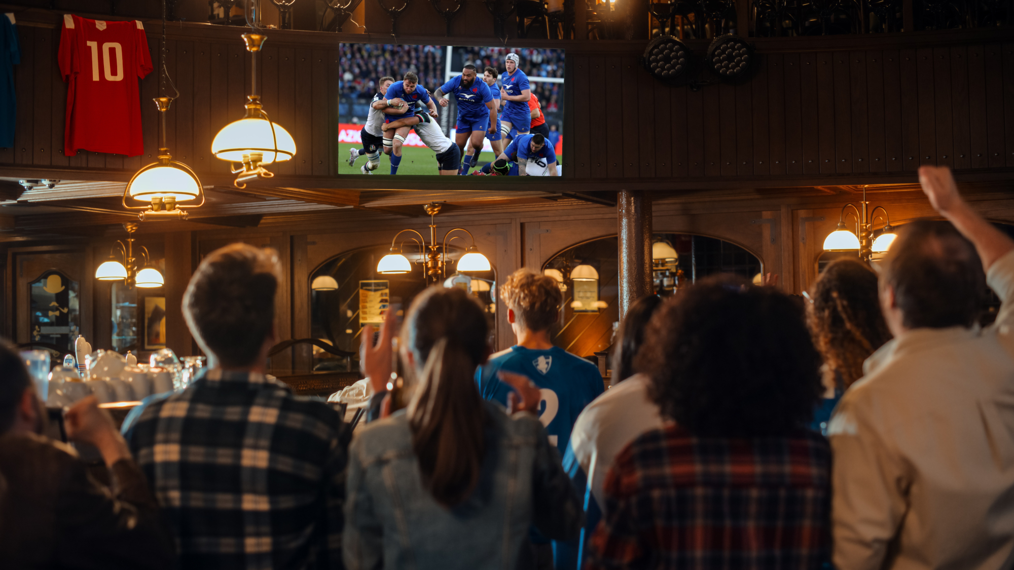 On a trouvé LE spot idéal pour mater la Coupe du Monde de Rugby à Bordeaux shutterstock-2234309593