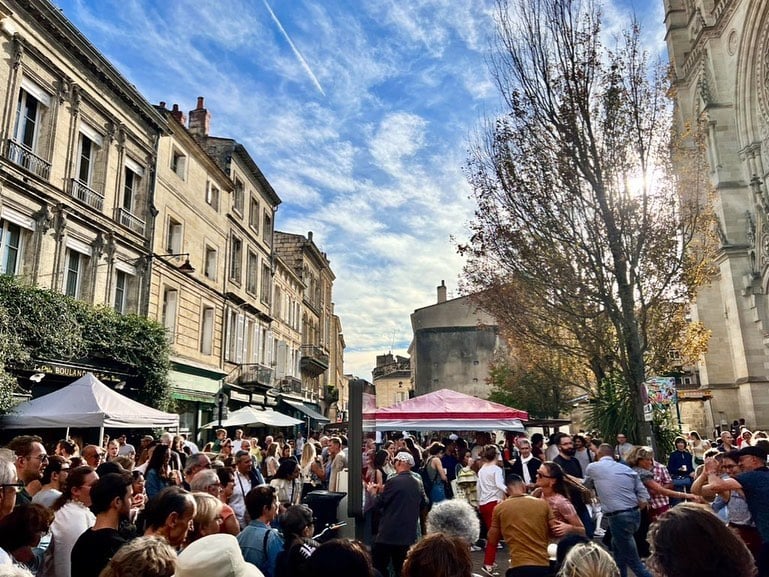 fete vin nouveau et brocante bordeaux chartrons