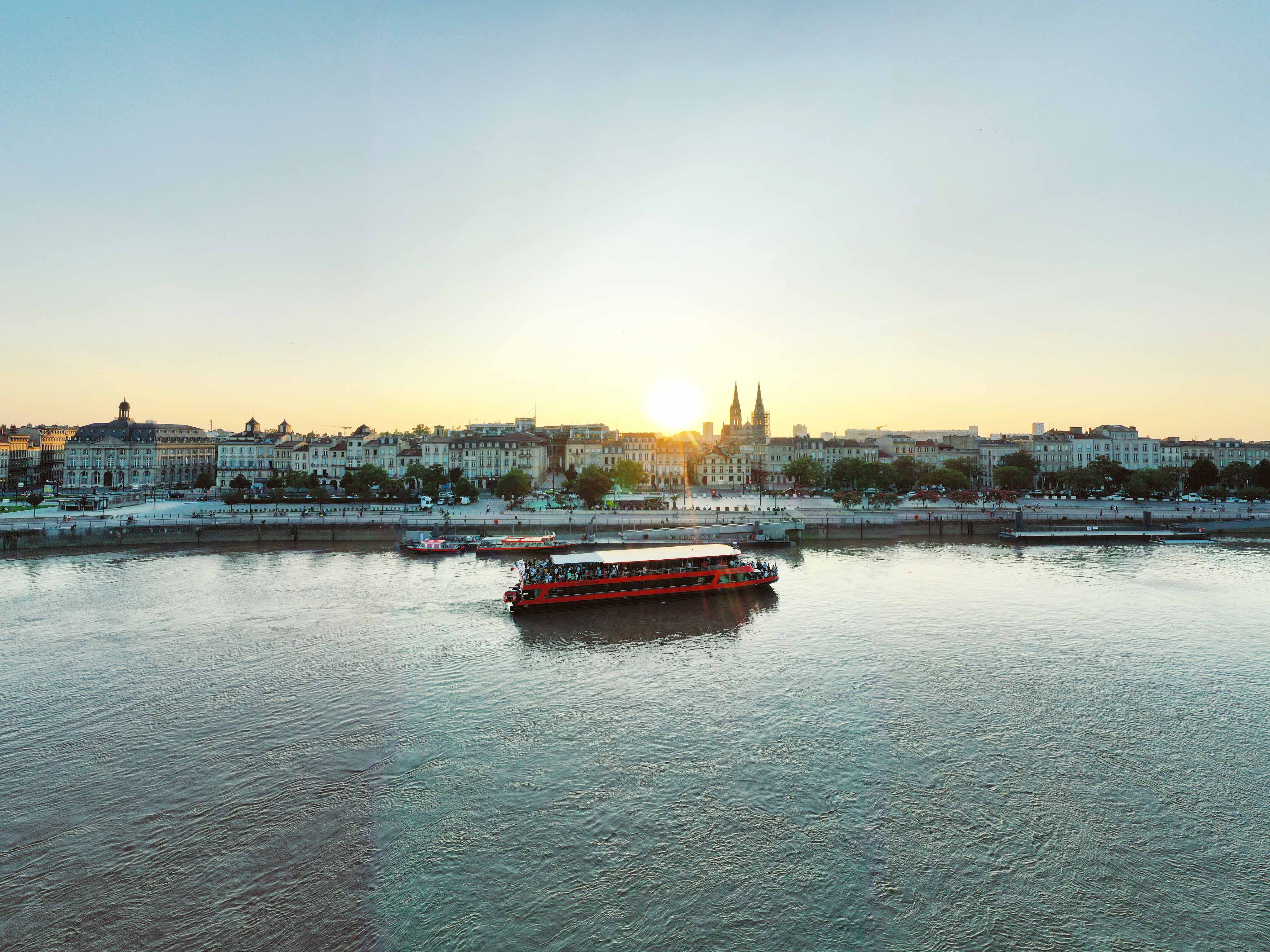 boat party bordeaux garonne cool cats croisieres musique electronique