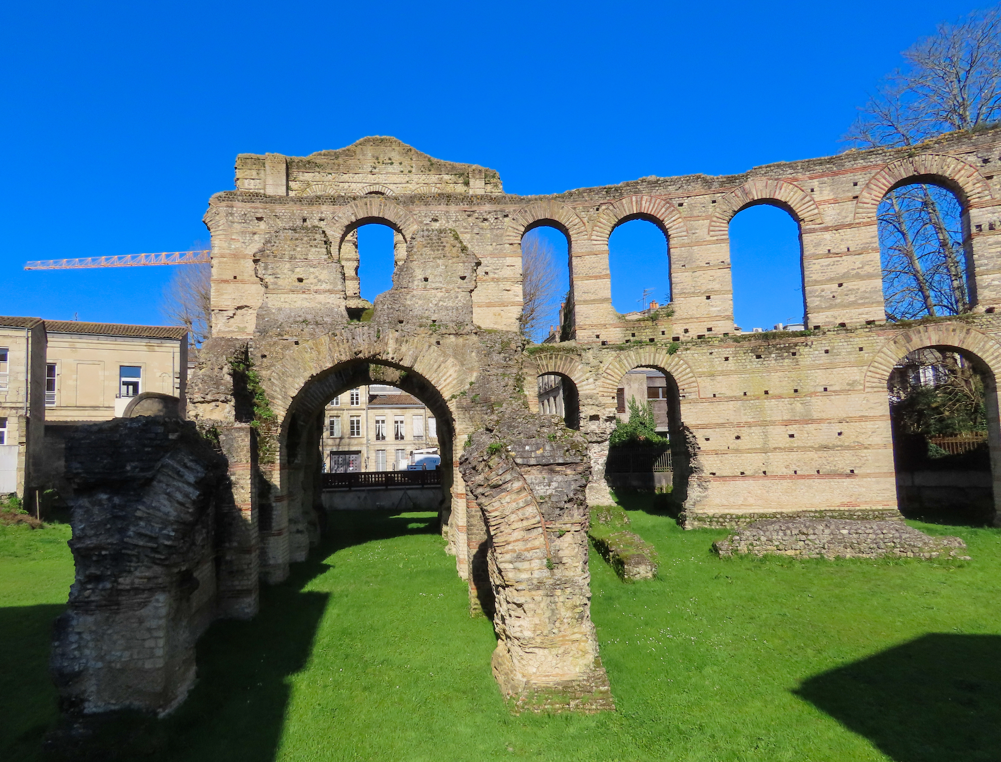 village archeologie bordeaux palais gallien