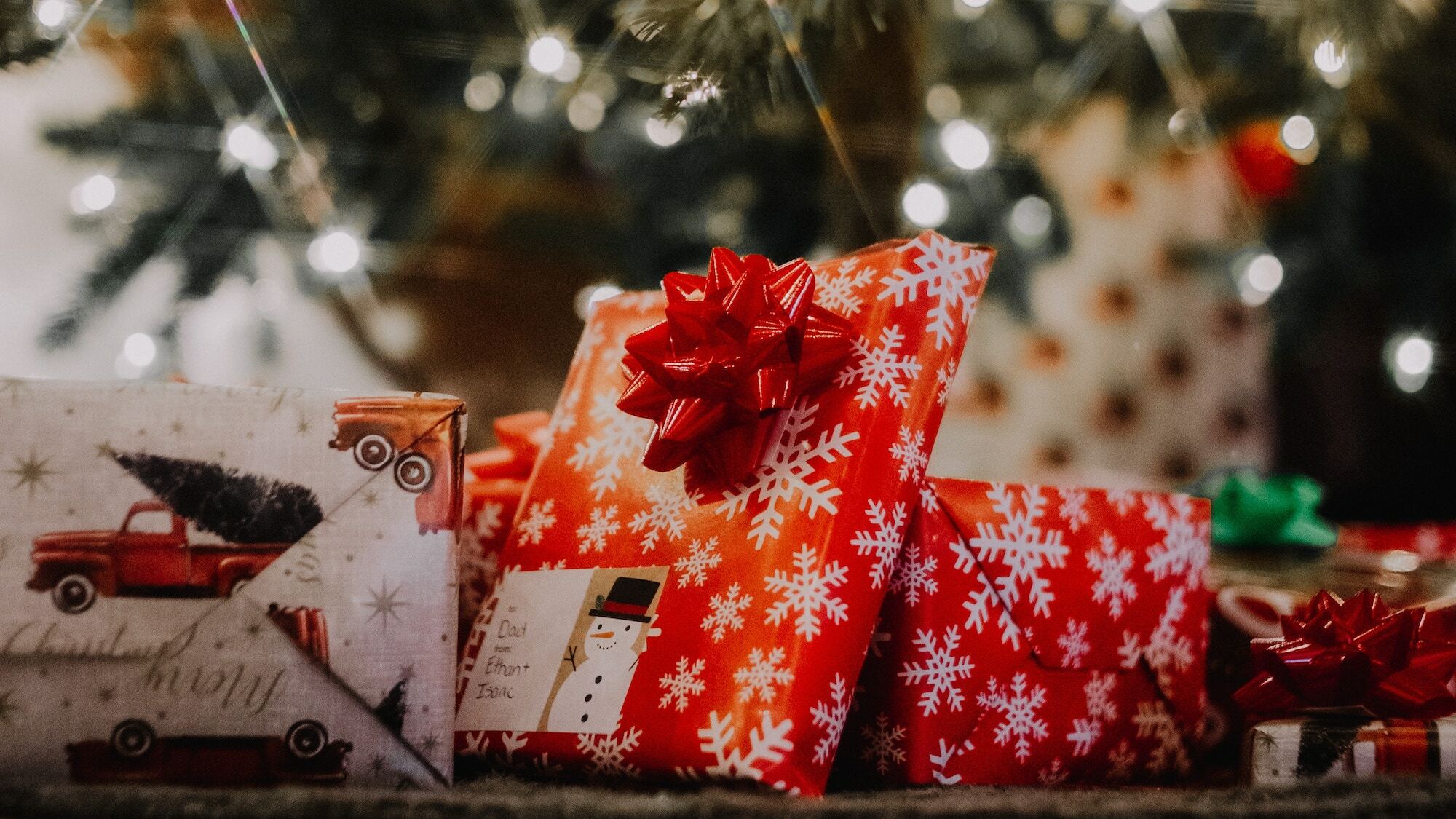 15 idées cadeaux de Noël pour femmes à moins de 100€