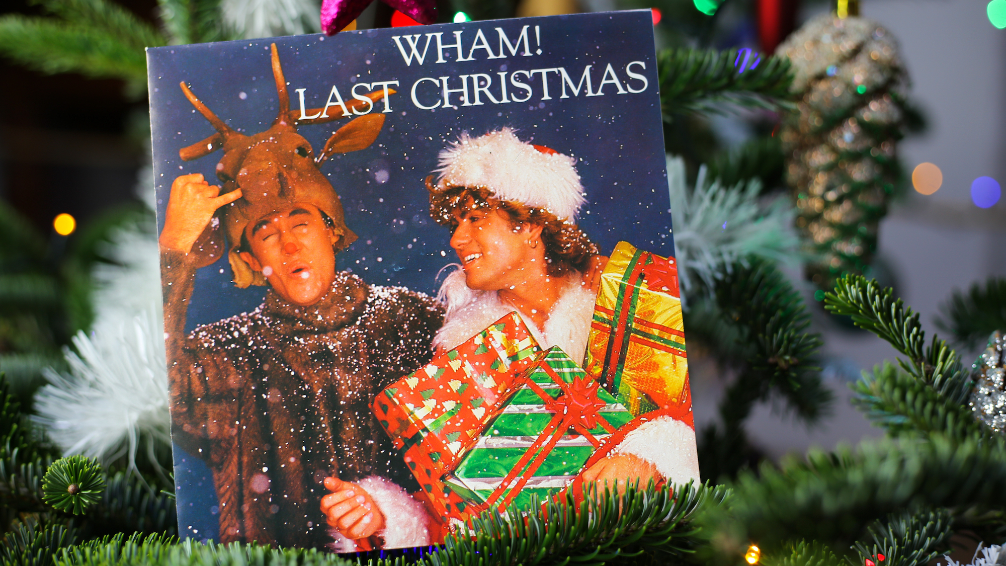 Ласт кристмас ю гив. Ласт Кристмас. Wham last Christmas. Last Christmas обложка. Last Christmas картинки.