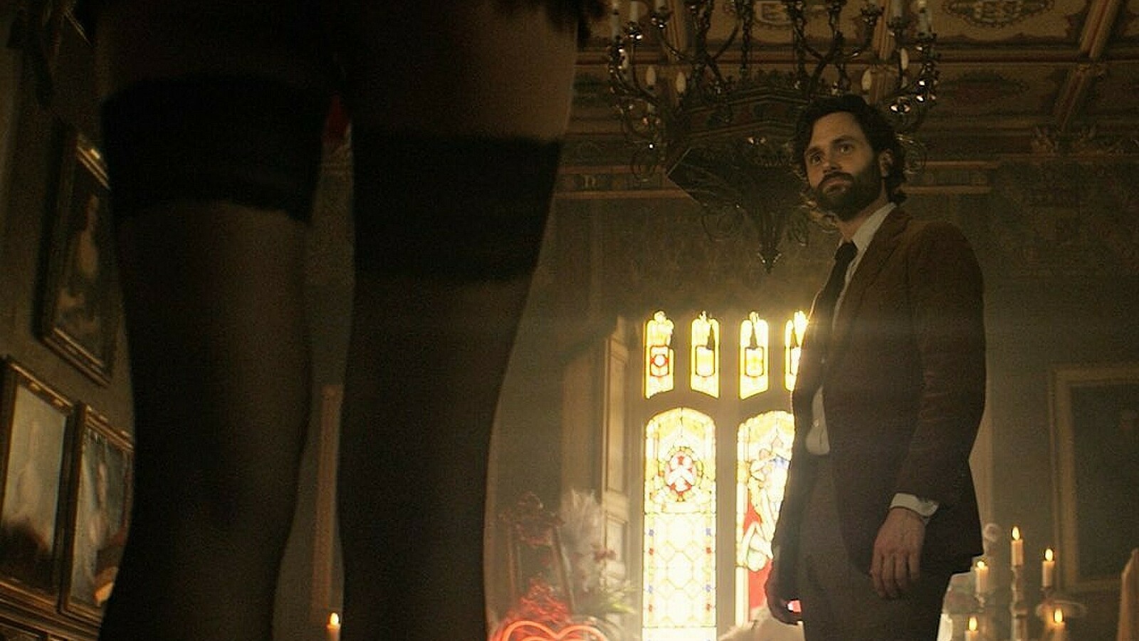 You saison 4 : Joe Goldberg passe de traqueur à... proie ! | Ciné