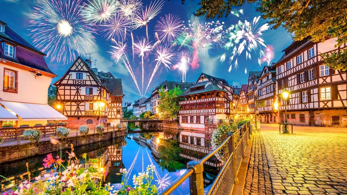 Feu d'artifice du 14 juillet : le spectacle annulé à Strasbourg, d'autres  villes le maintiennent pour l'instant en Alsace