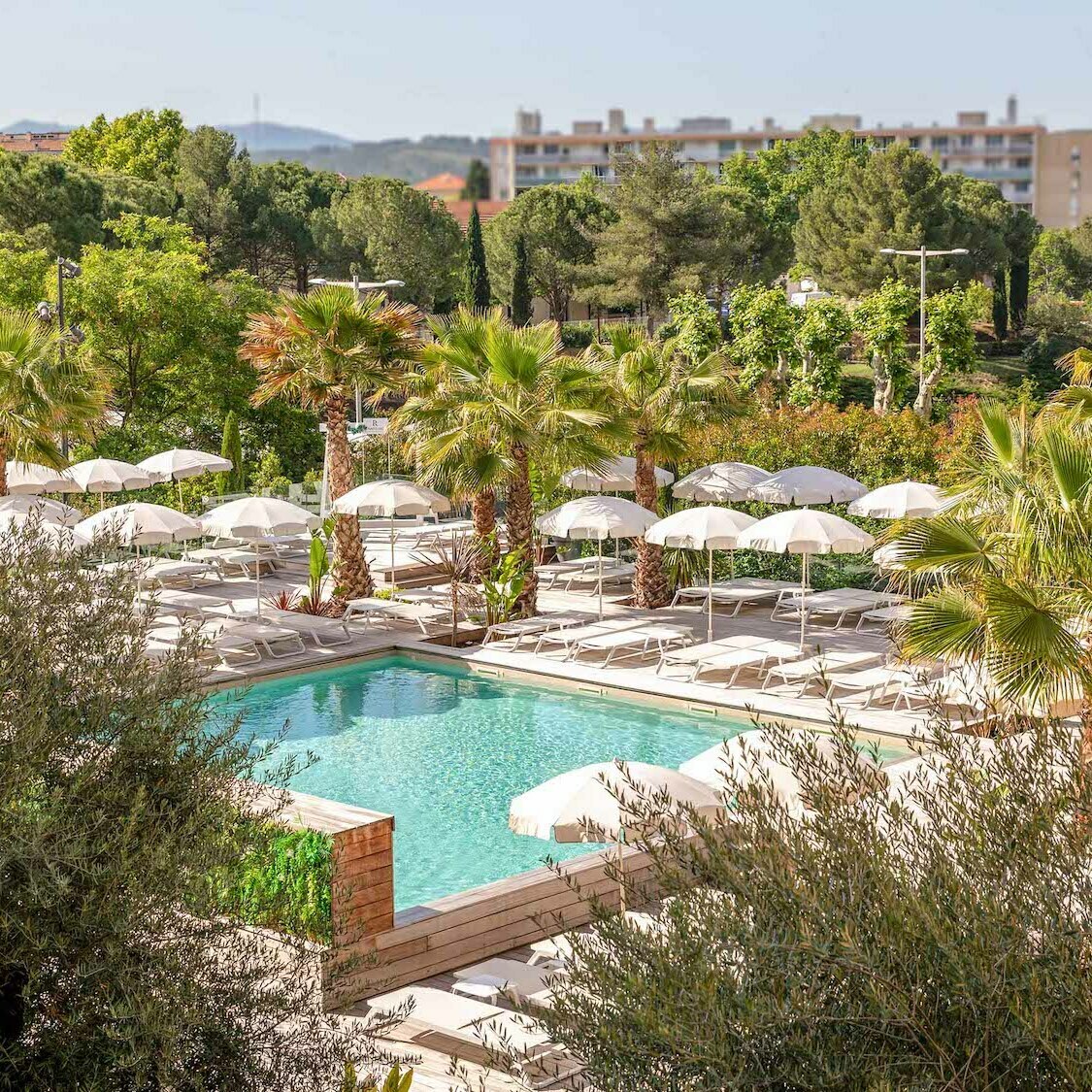 palms-pool-club-aix