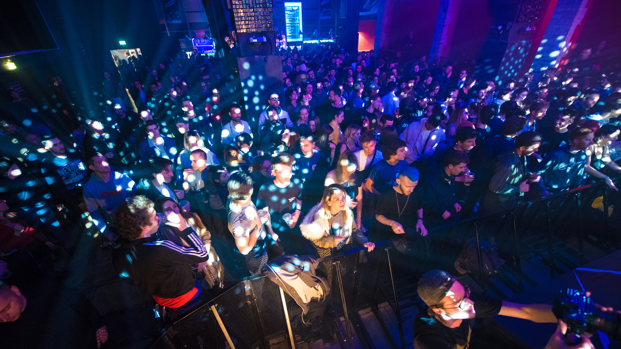 2018-12-15-chroniques-reevox-nh-publics-foule-souv