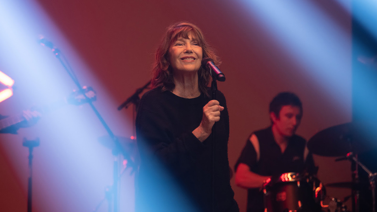 Due to health issues, Jane Birkin cancels upcoming concert date ...