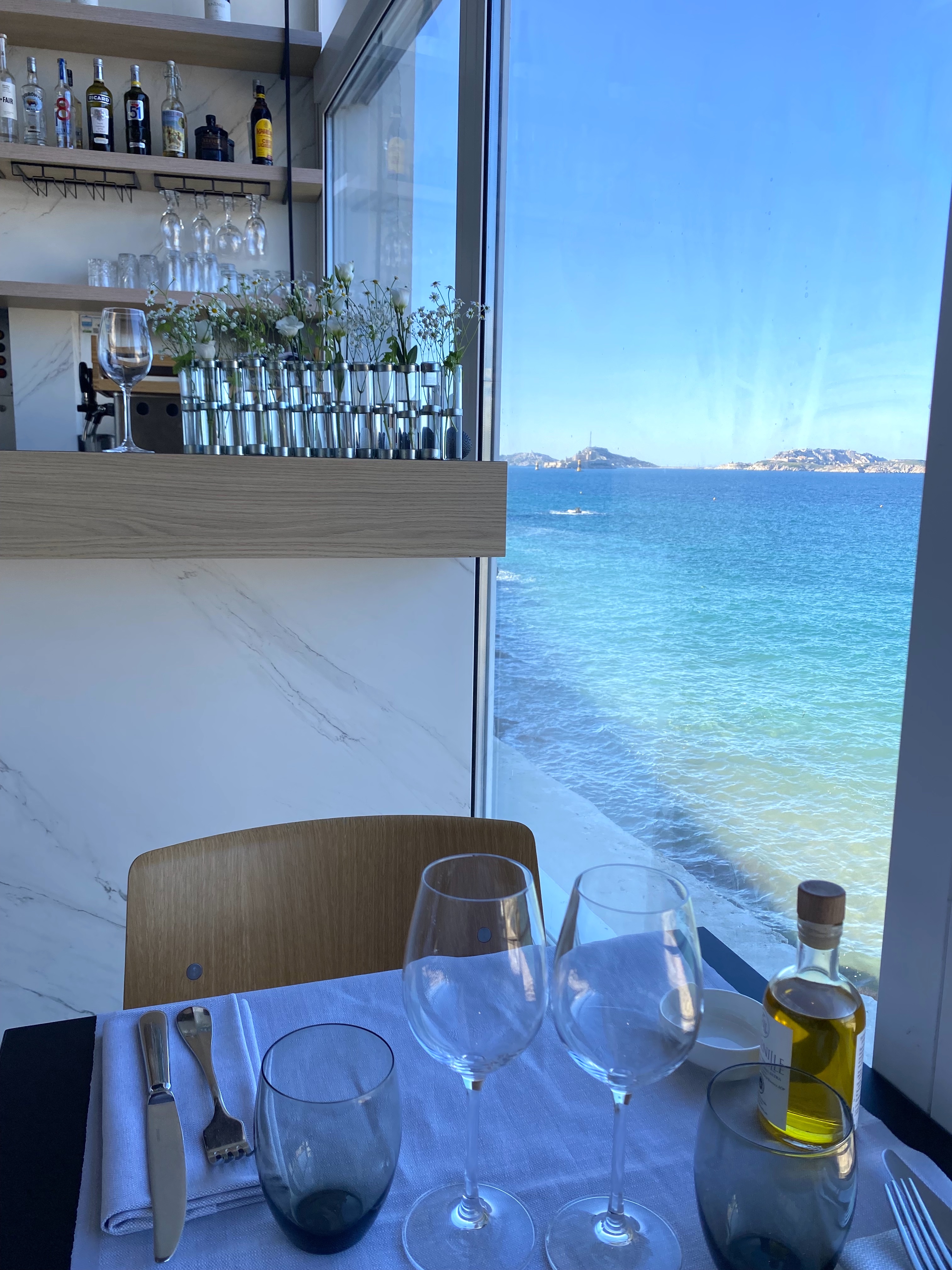 Vue panoramique du restaurant Les bords de mer Marseille 