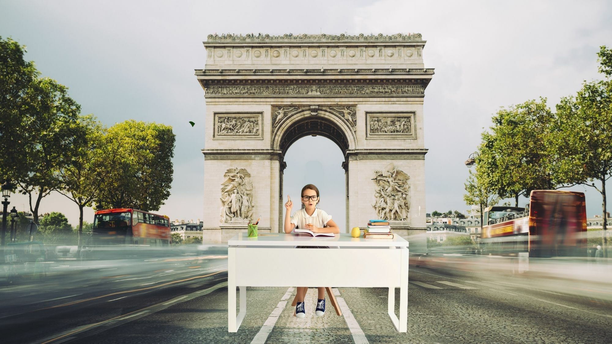 The biggest dictation in the world will take place on the Champs-Élysées in  June!