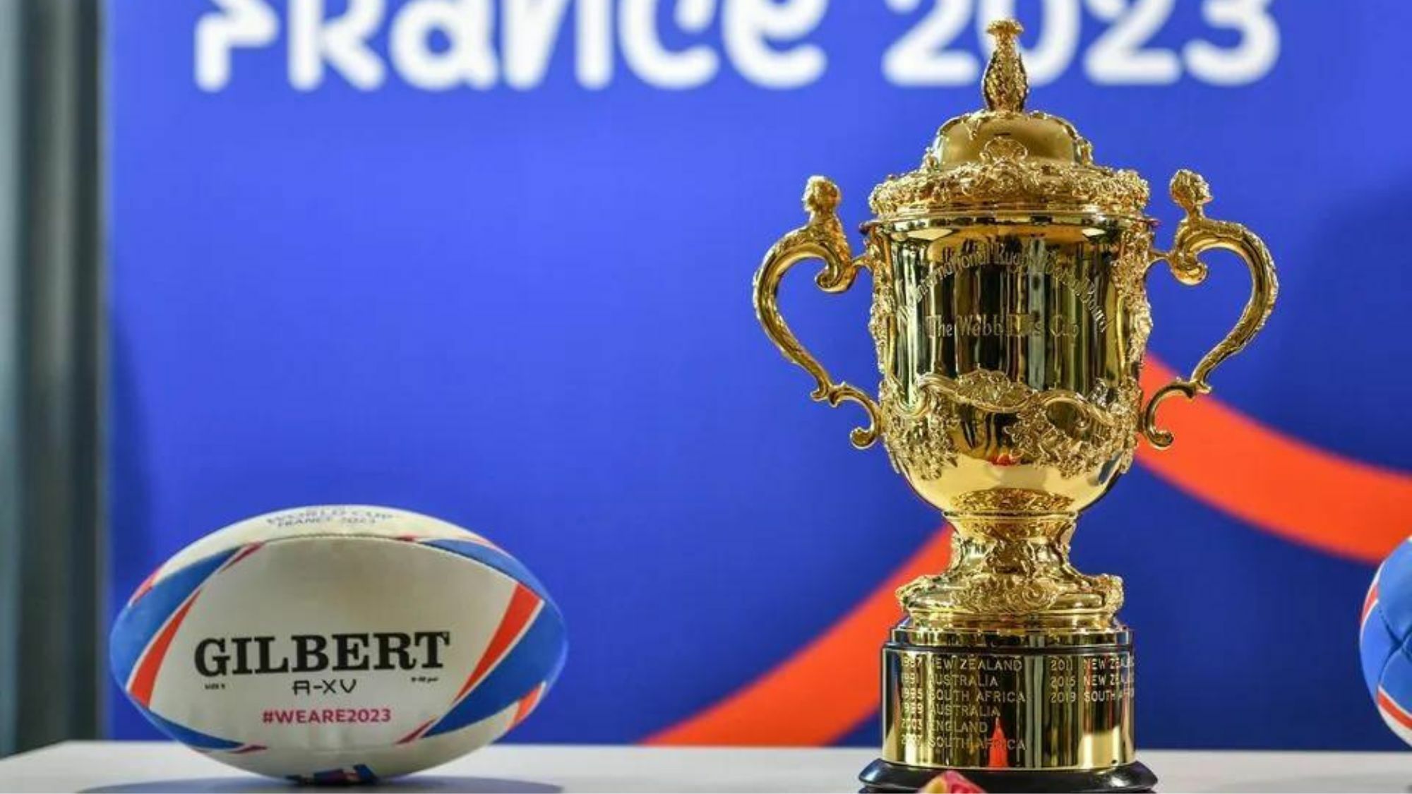 Le trophée de la Coupe du Monde de Rugby exposé ce jeudi sur Grand Place