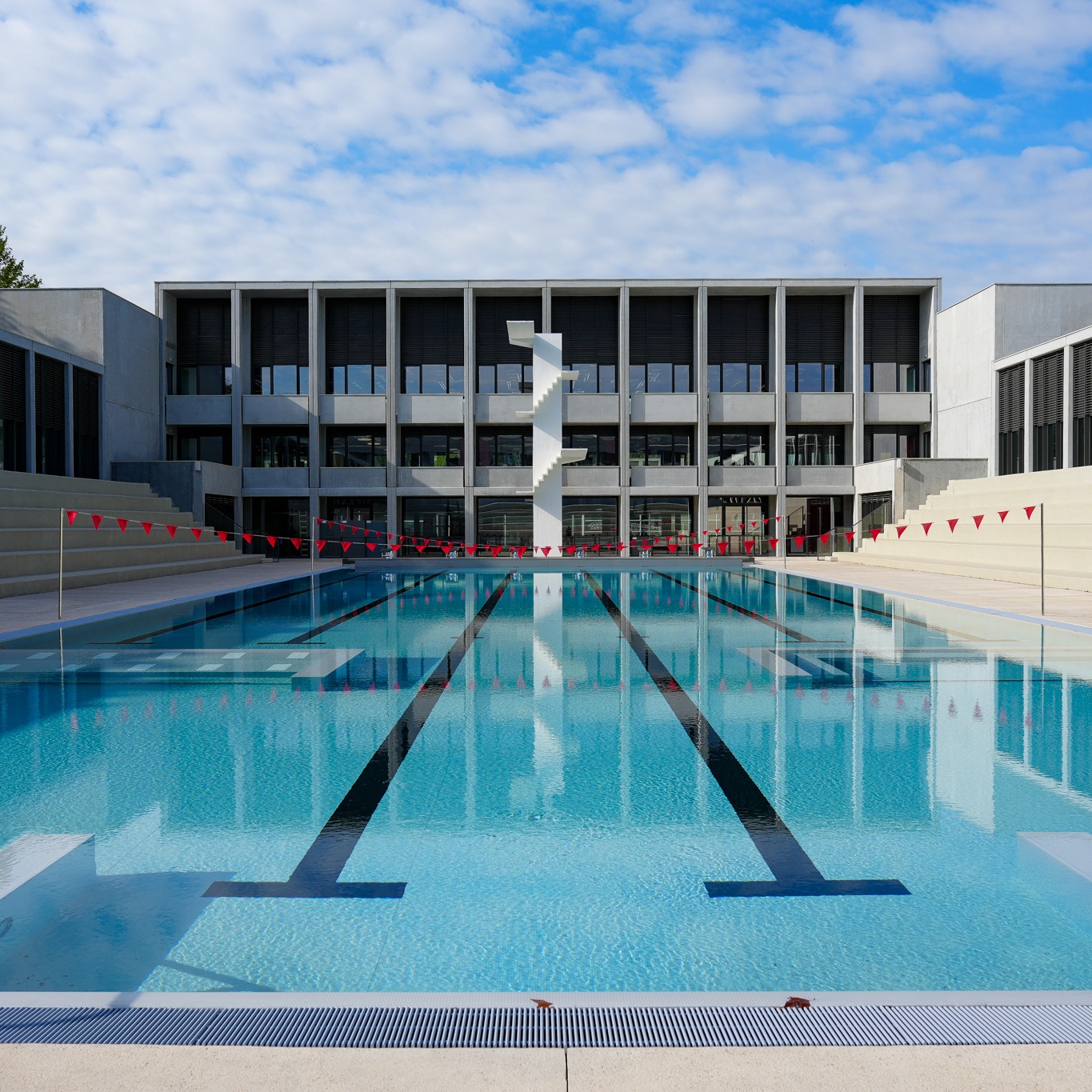 lou piscine lyon