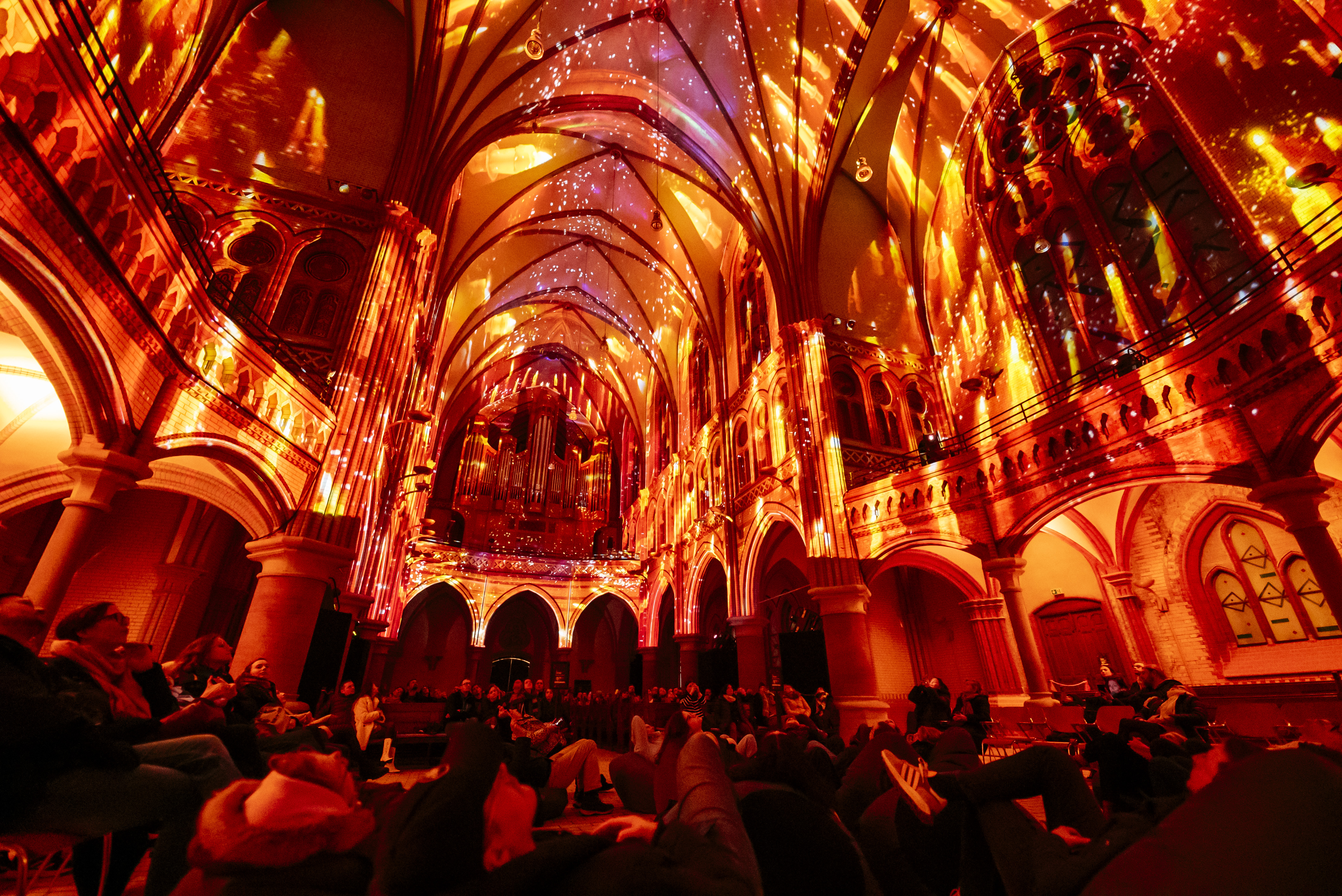 genesis-exposition-lumieres-bordeaux-chapelle