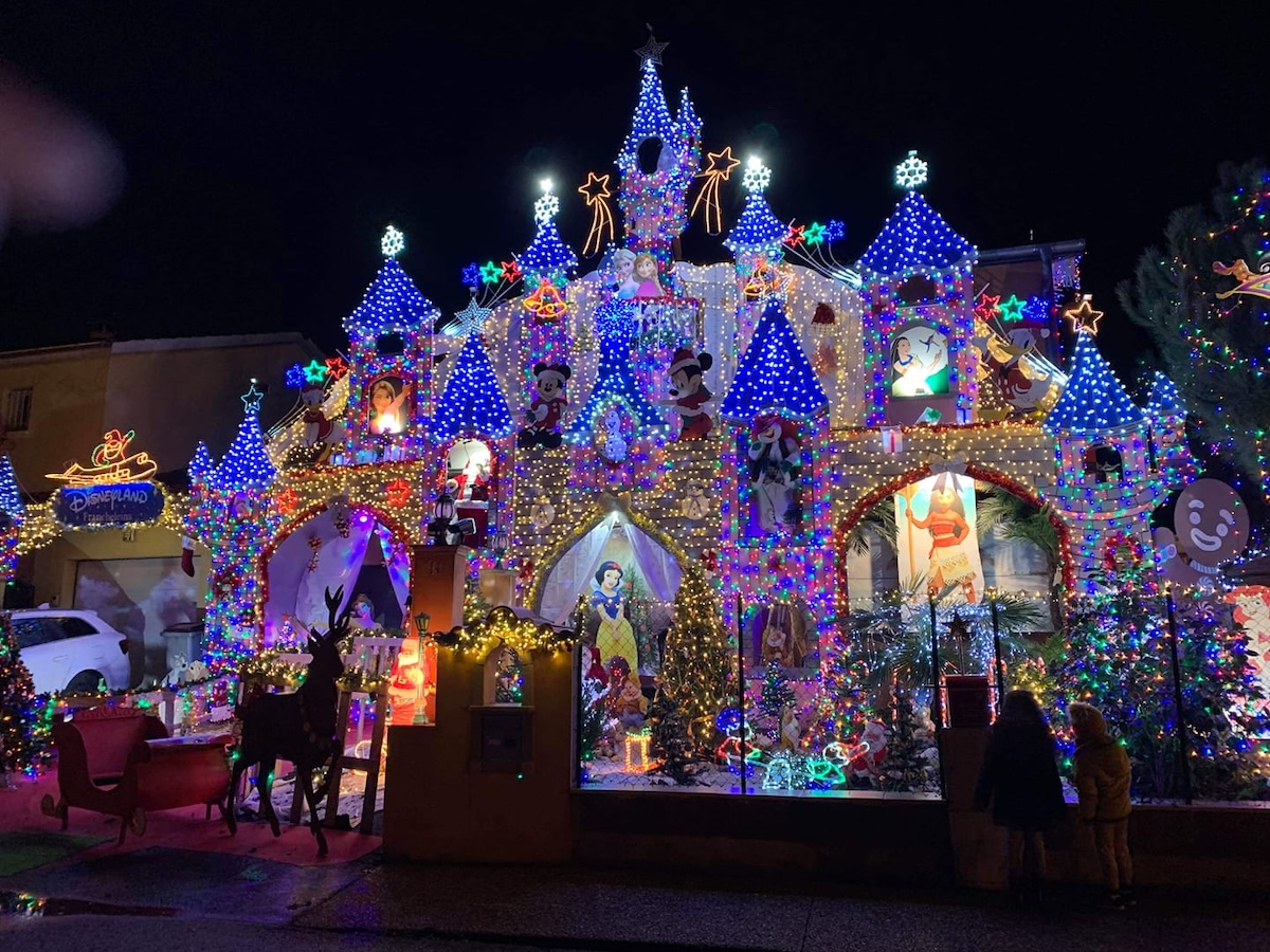 maison-pere-noel-villeneuve-ain-lyon