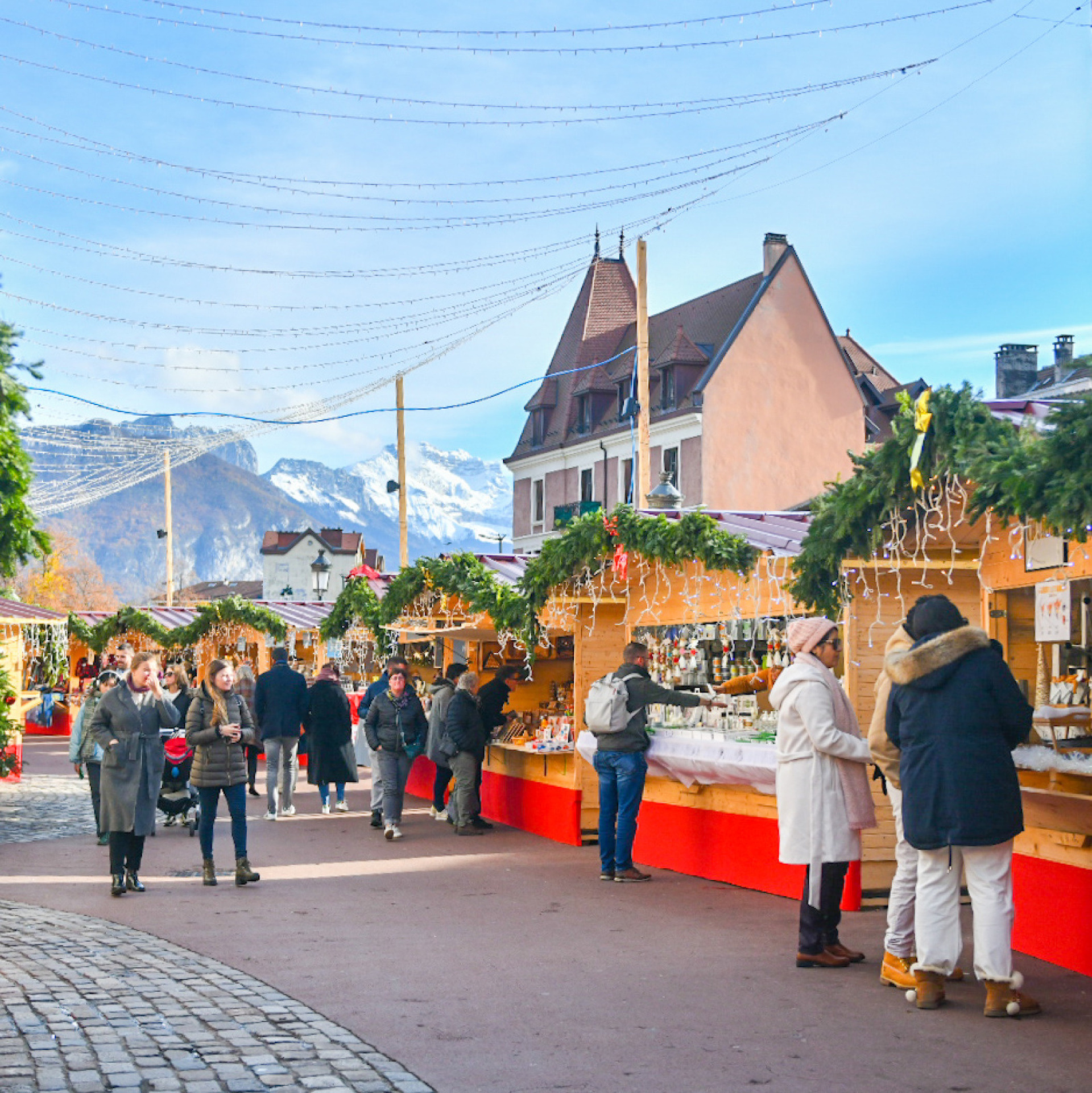 marche-noel-annecy-plus-grand-auvergne-rhone-alpes