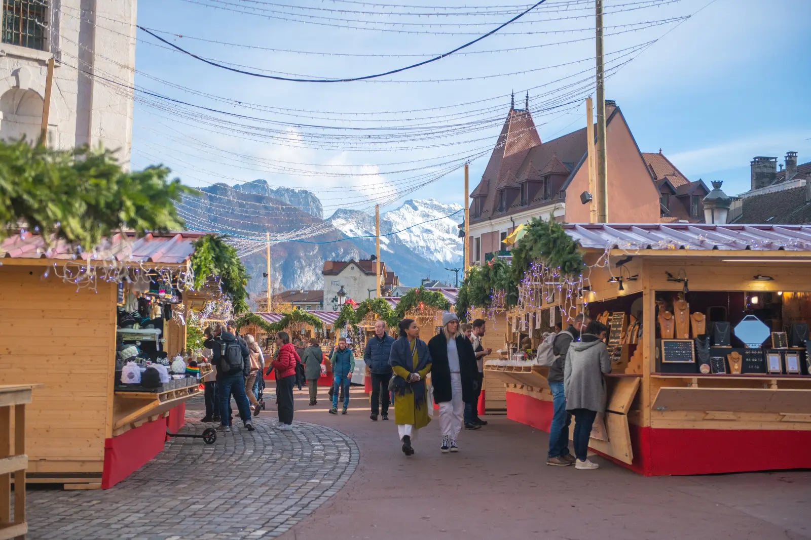 marche-noel-annecy-plus-grand-auvergne-rhone-alpes