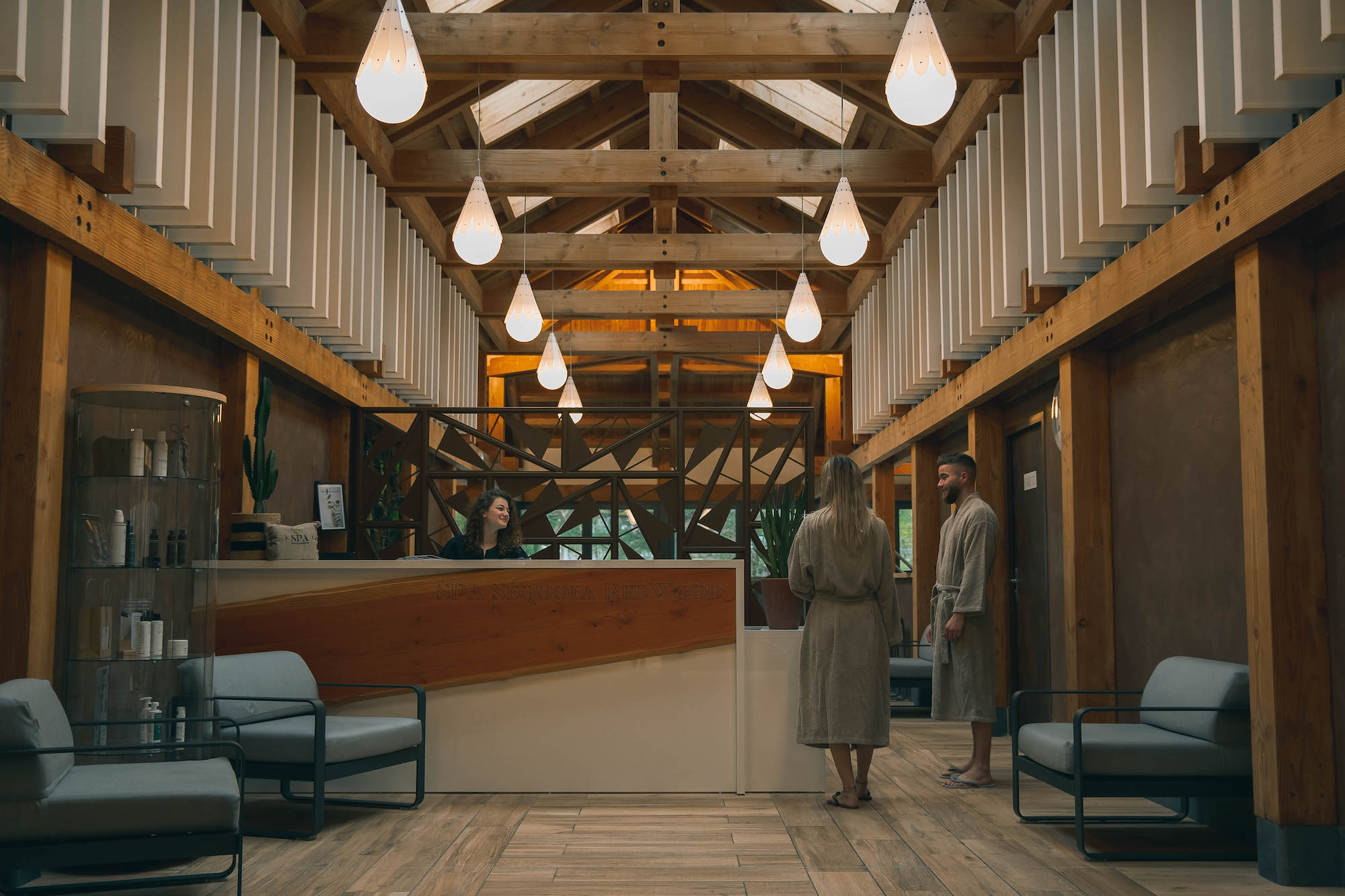 SPa Séquoia Redwood Vals-les-Bains intérieur déco bois