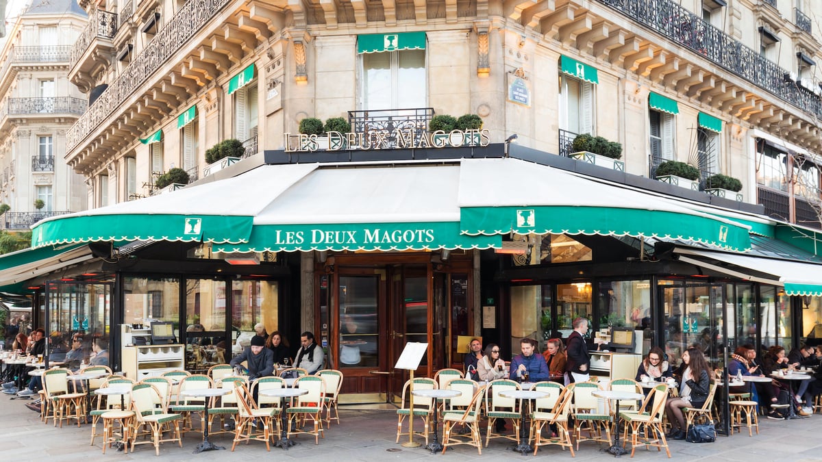 Ce mythique café parisien a vu passer tous les plus grands auteurs du ...