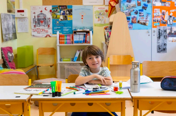 free school supplies bordeaux children pierre hurmic