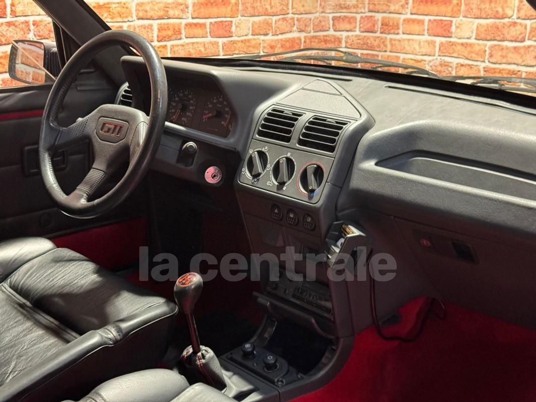 voiture bernard arnault a vendre a bordeaux peugeot 205 GTI