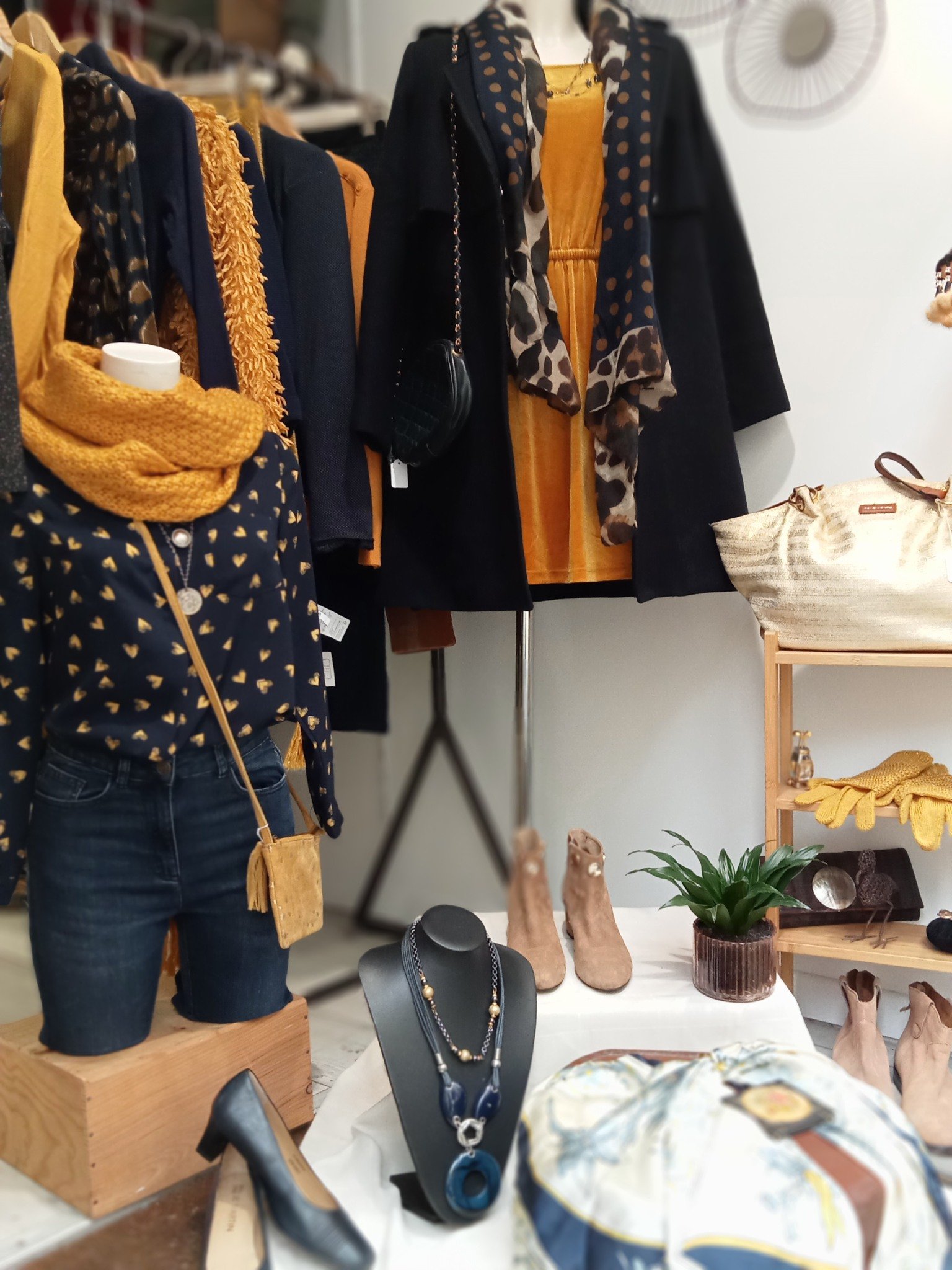 boutique seconde main bordeaux amos