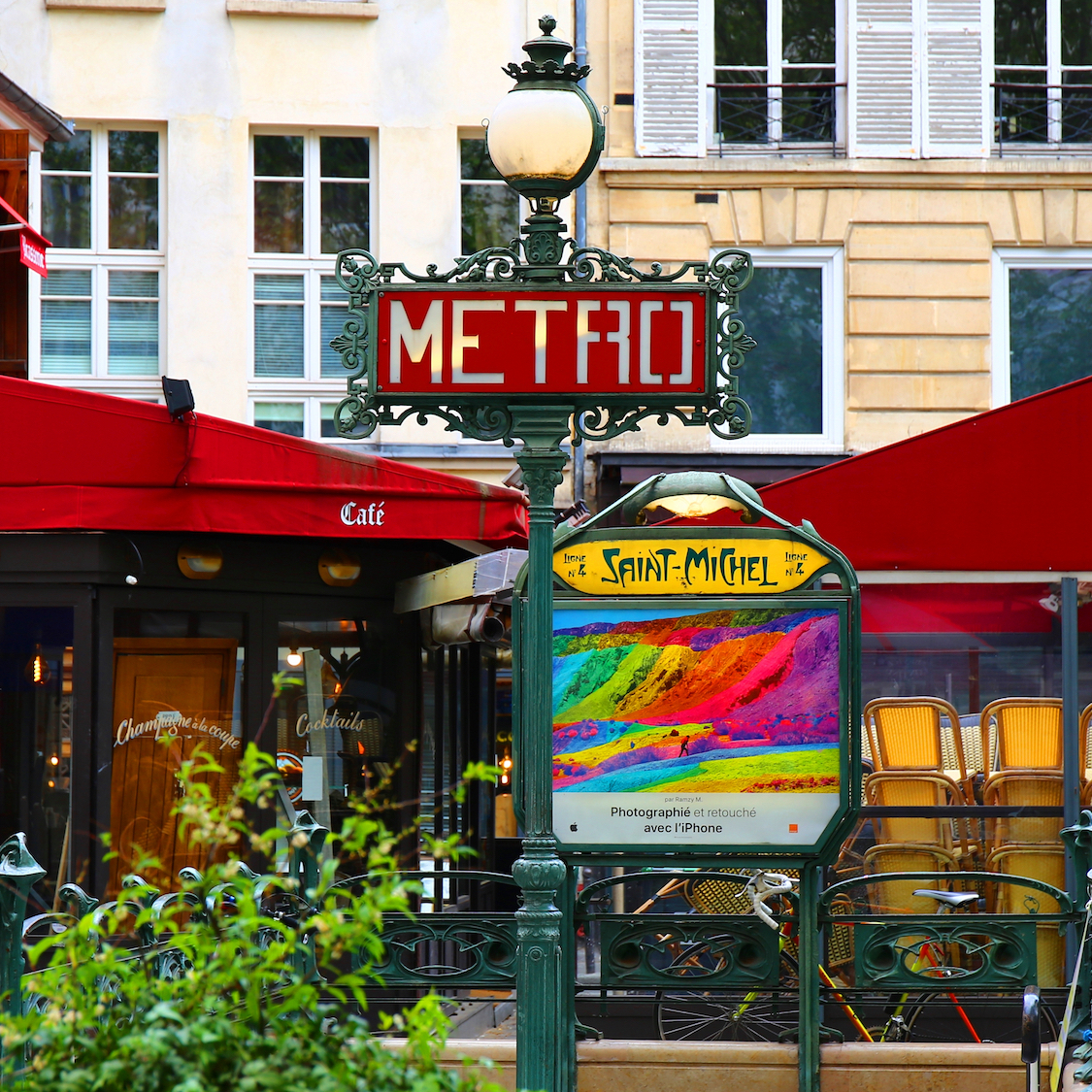 metro-paris-station-saint-michel-place-entre-e-met