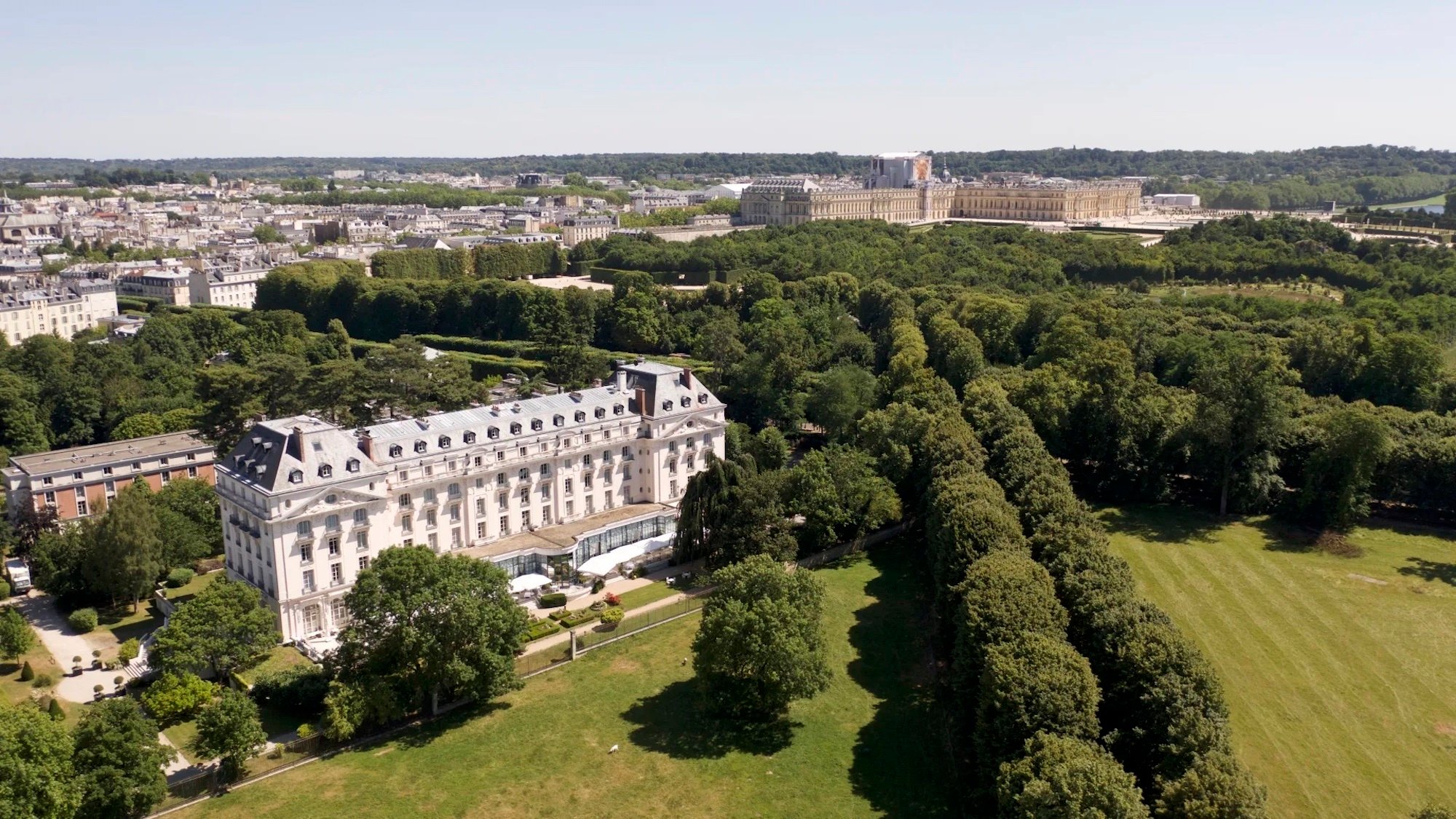 vue-du-ciel-parc-chateau-versailles-hotel-waldorf-