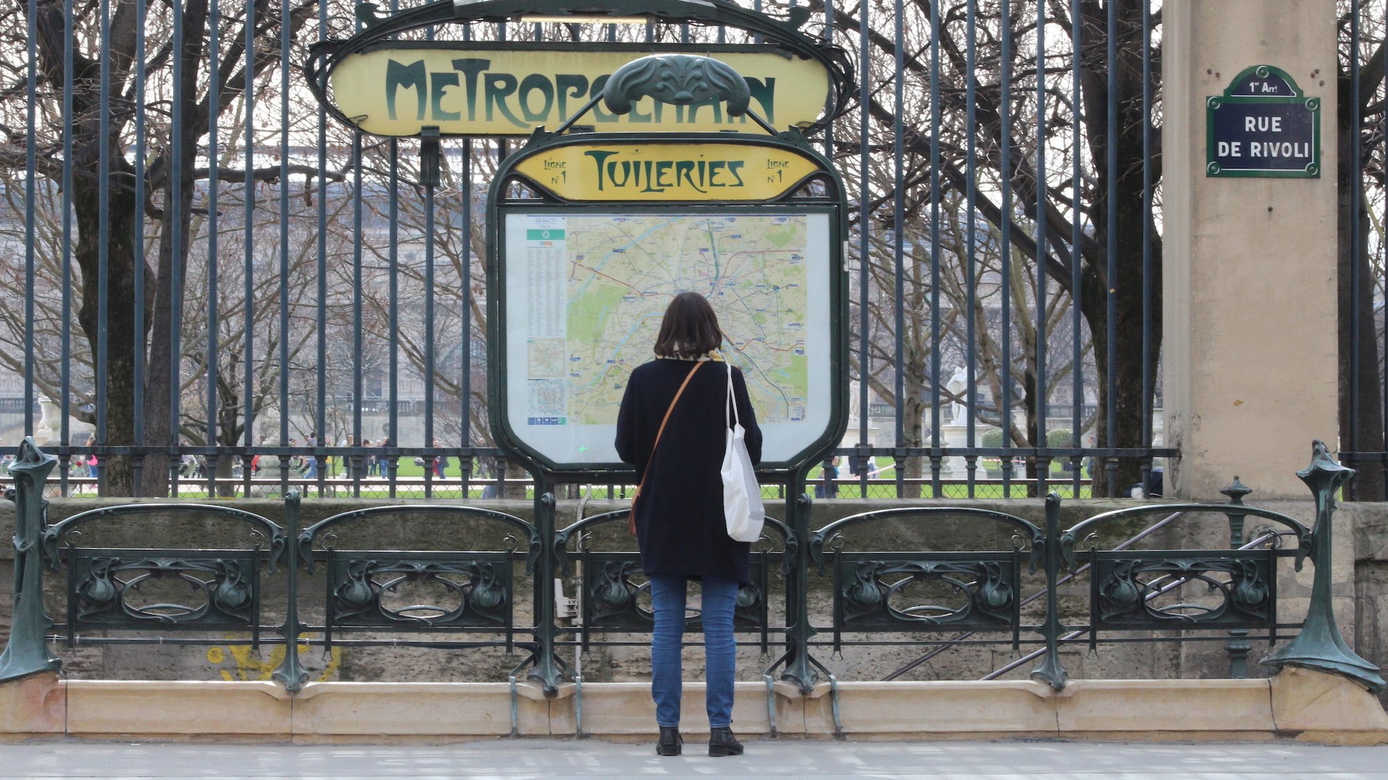 station-metro-paris-tuileries