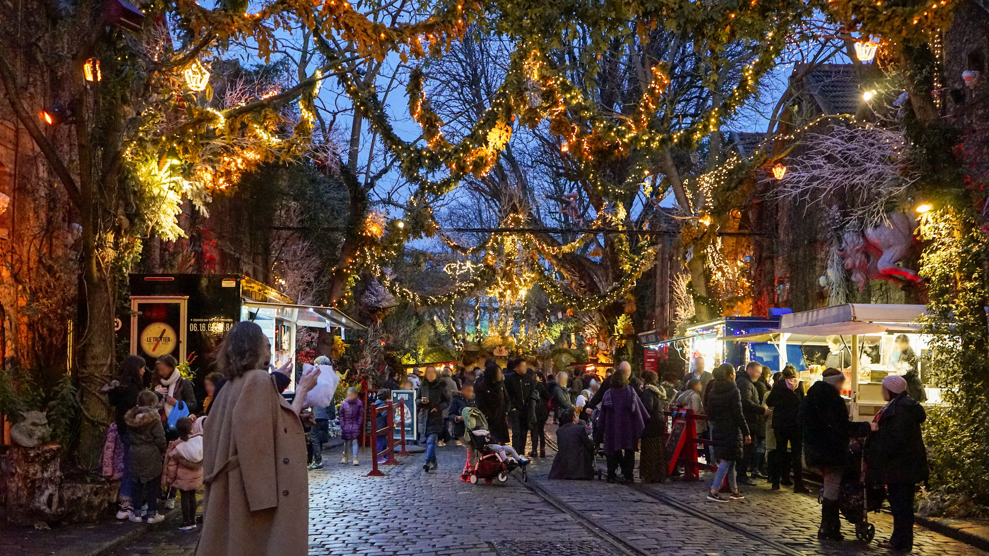 ambiance-festival-du-merveilleux-pavillons-de-berc