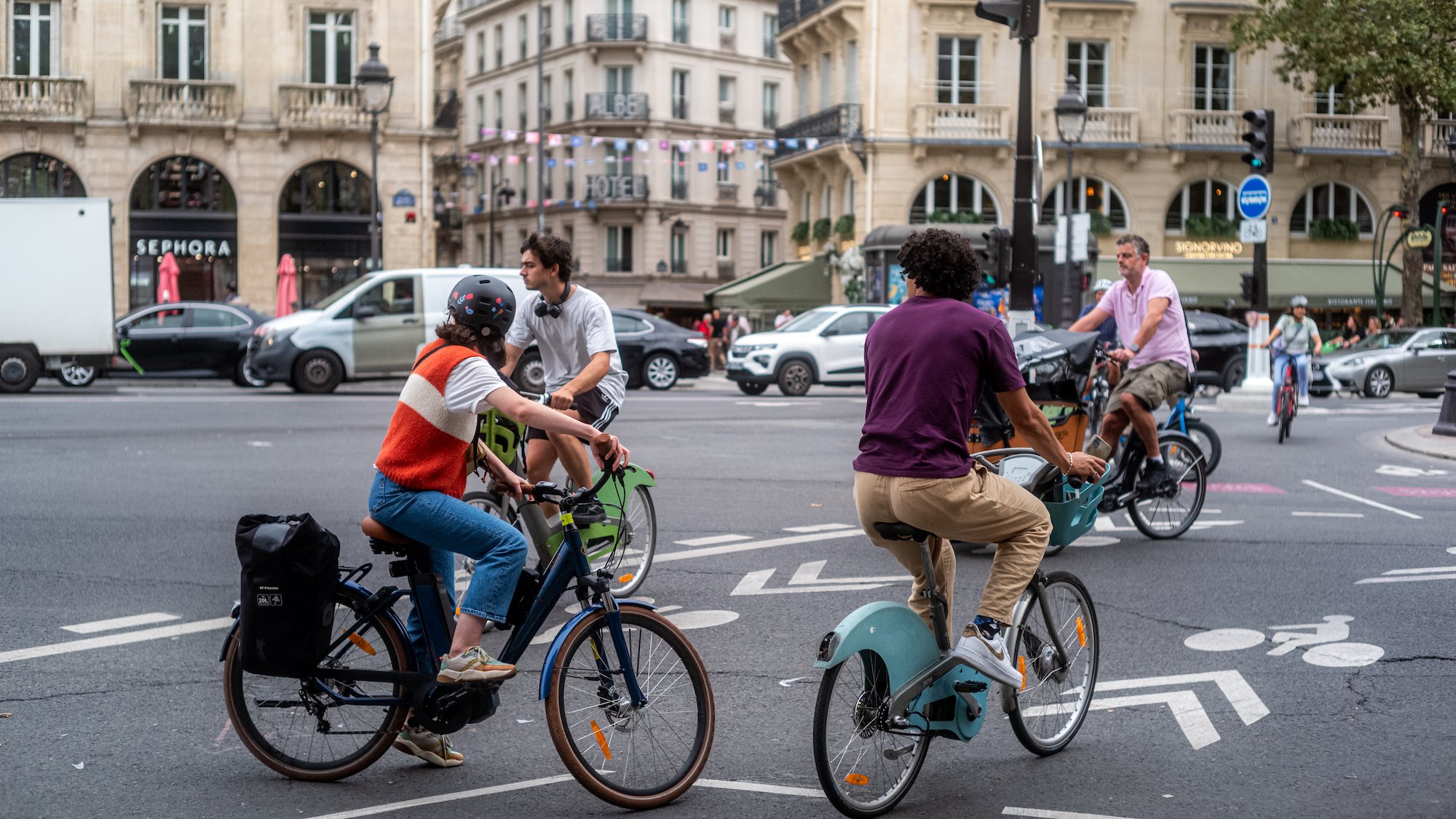 velo-paris-rue-piste-cyclable-velib-electrique-nor