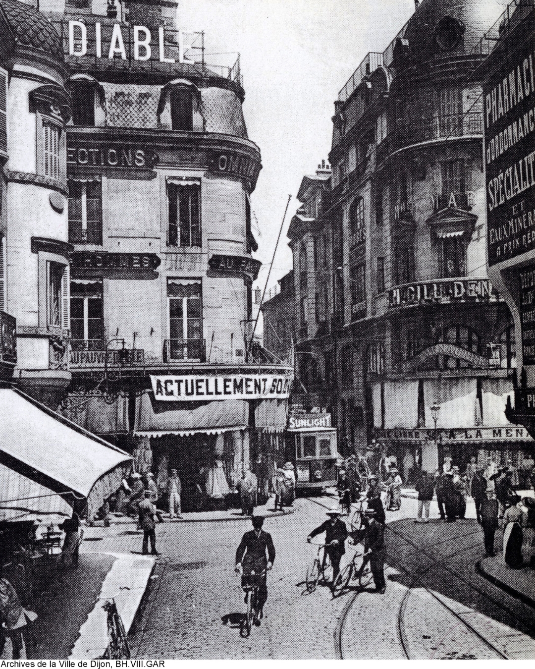 Le grand magasin Au Pauvre Diable en 1920