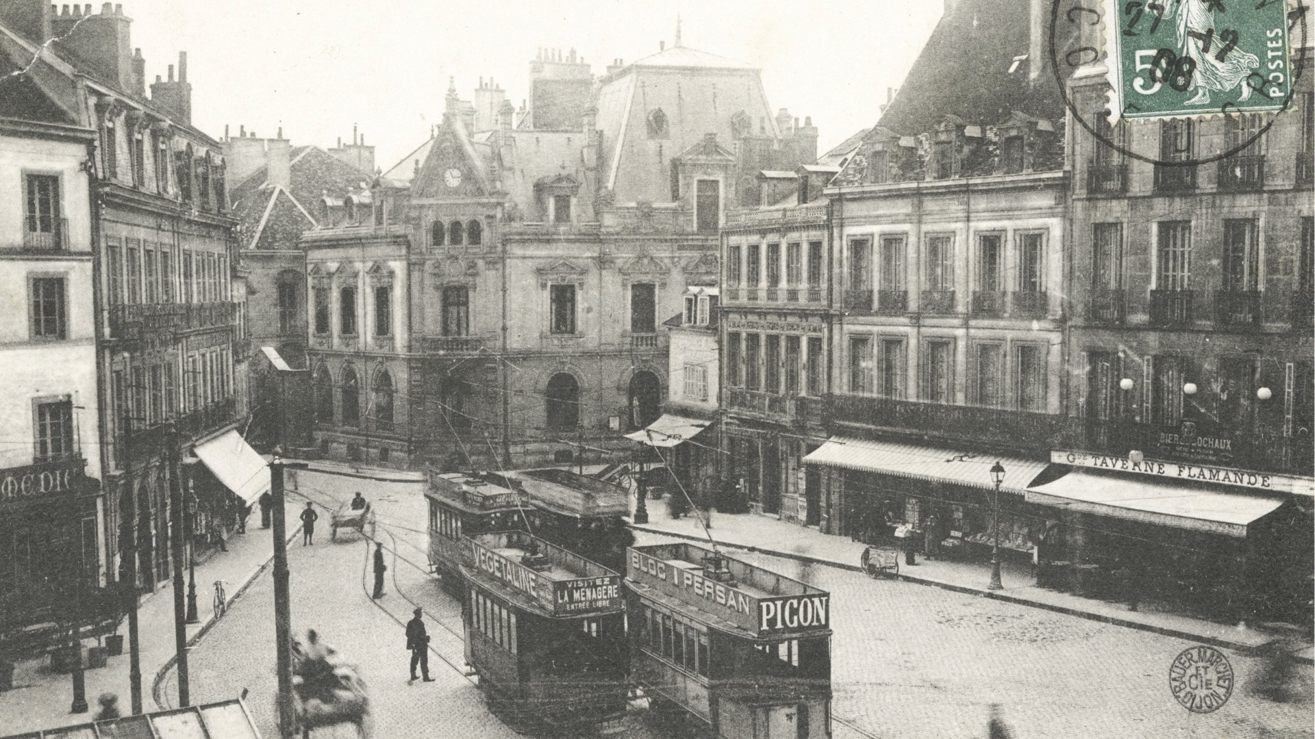 Un coin de la place du théâtre en 1970