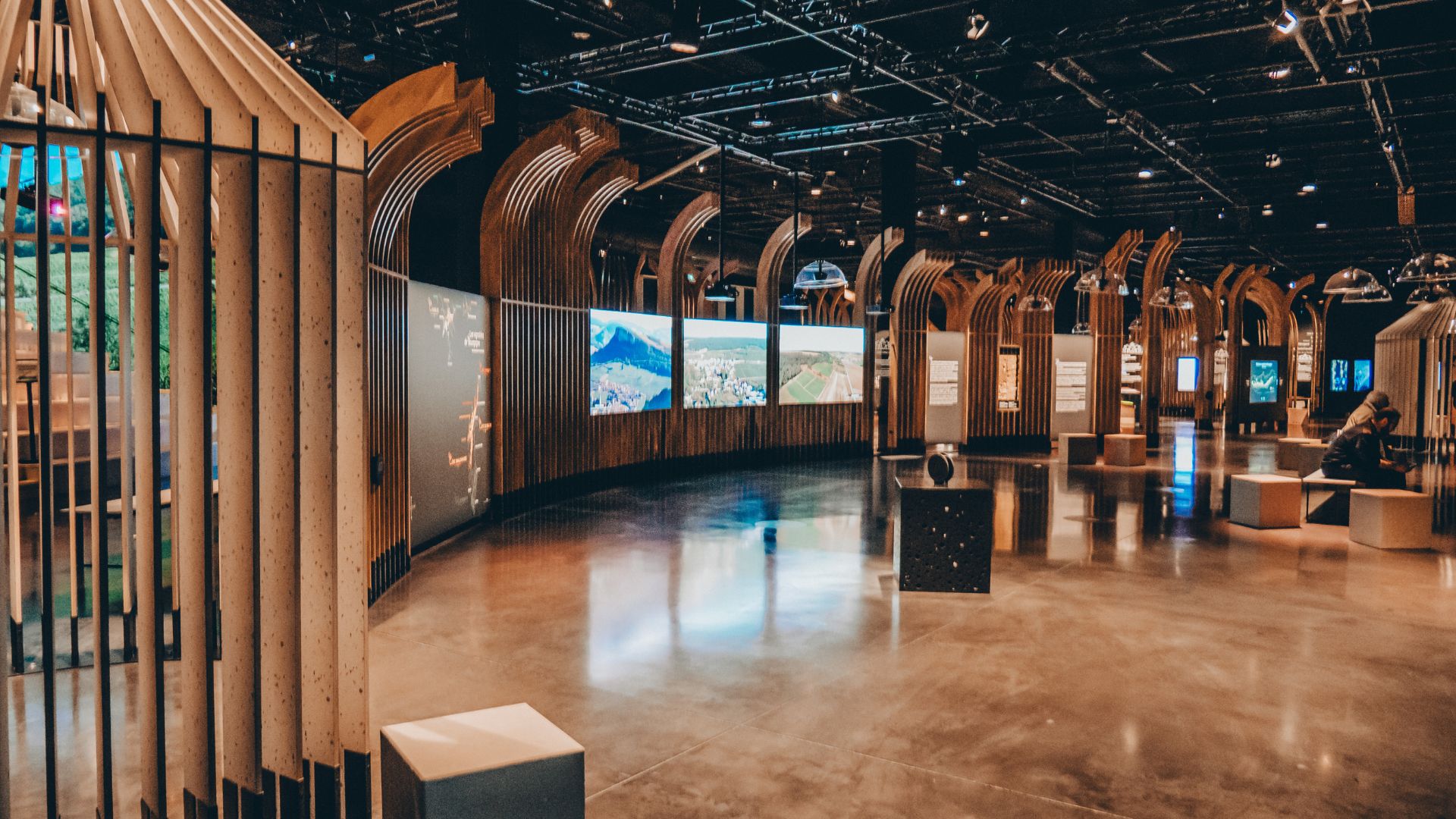 La cité de Beaune vous propose toute l’année une scénographie moderne, guidée ou non. Il s’agit d’une visite pour petits et grands et pour comprendre l’histoire des Climats de Bourgogne. 